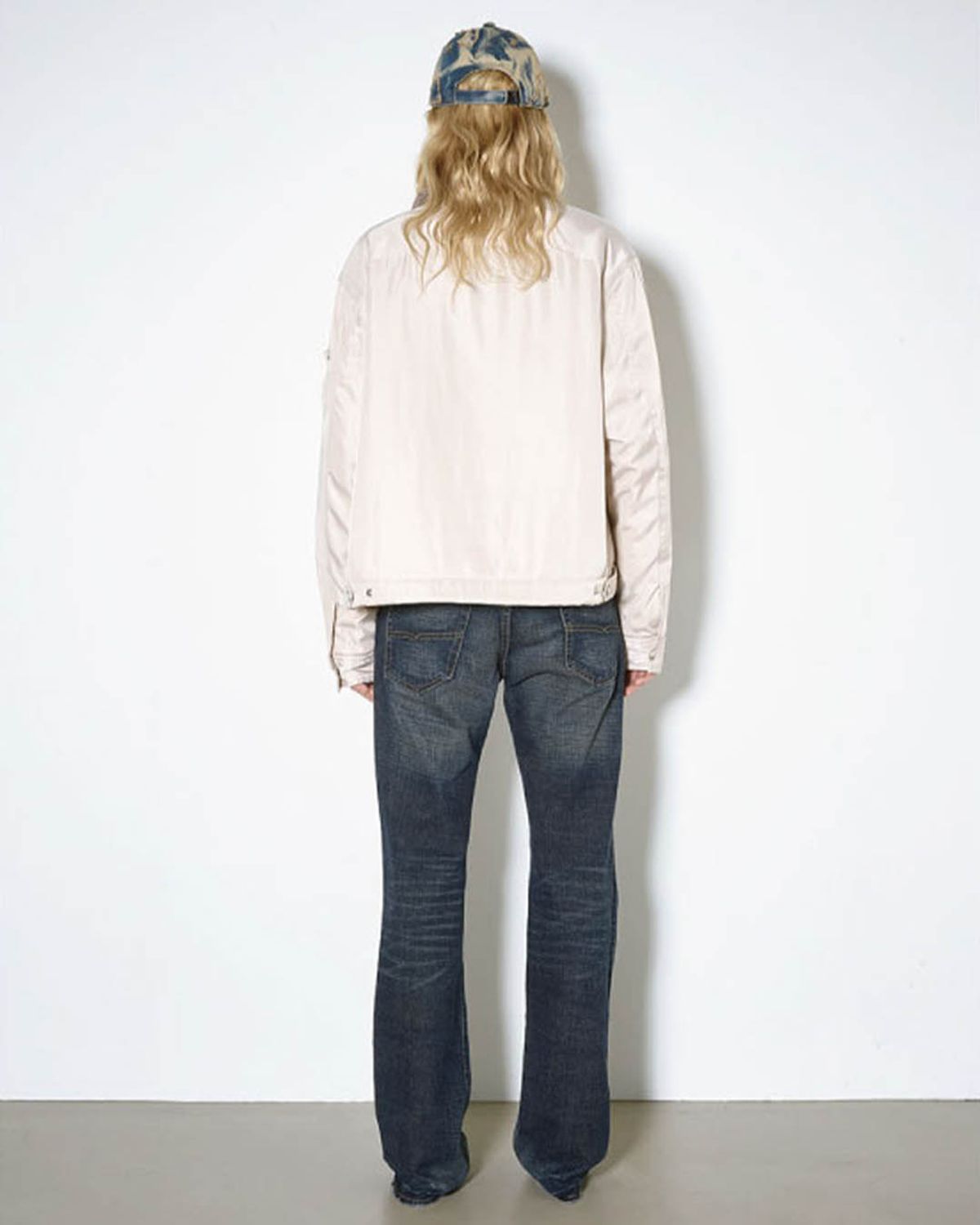 더뮤지엄비지터(THEMUSEUMVISITOR) CORDUROY COLLAR METAL LOGO JACKET (IVORY)