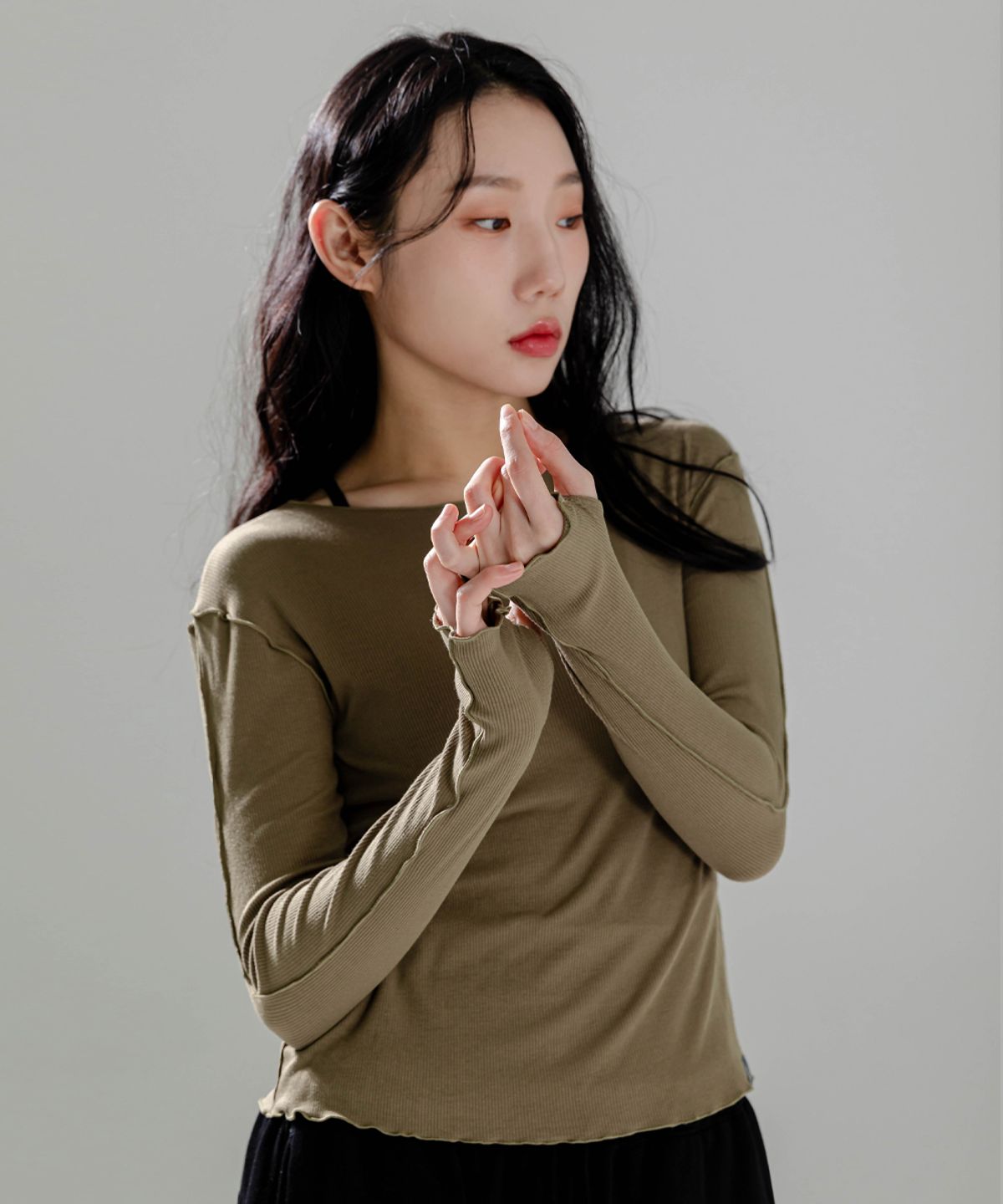 모어아웃(MOREOUT) 여성요가복 아웃라인 골지 슬리브 3TT3340