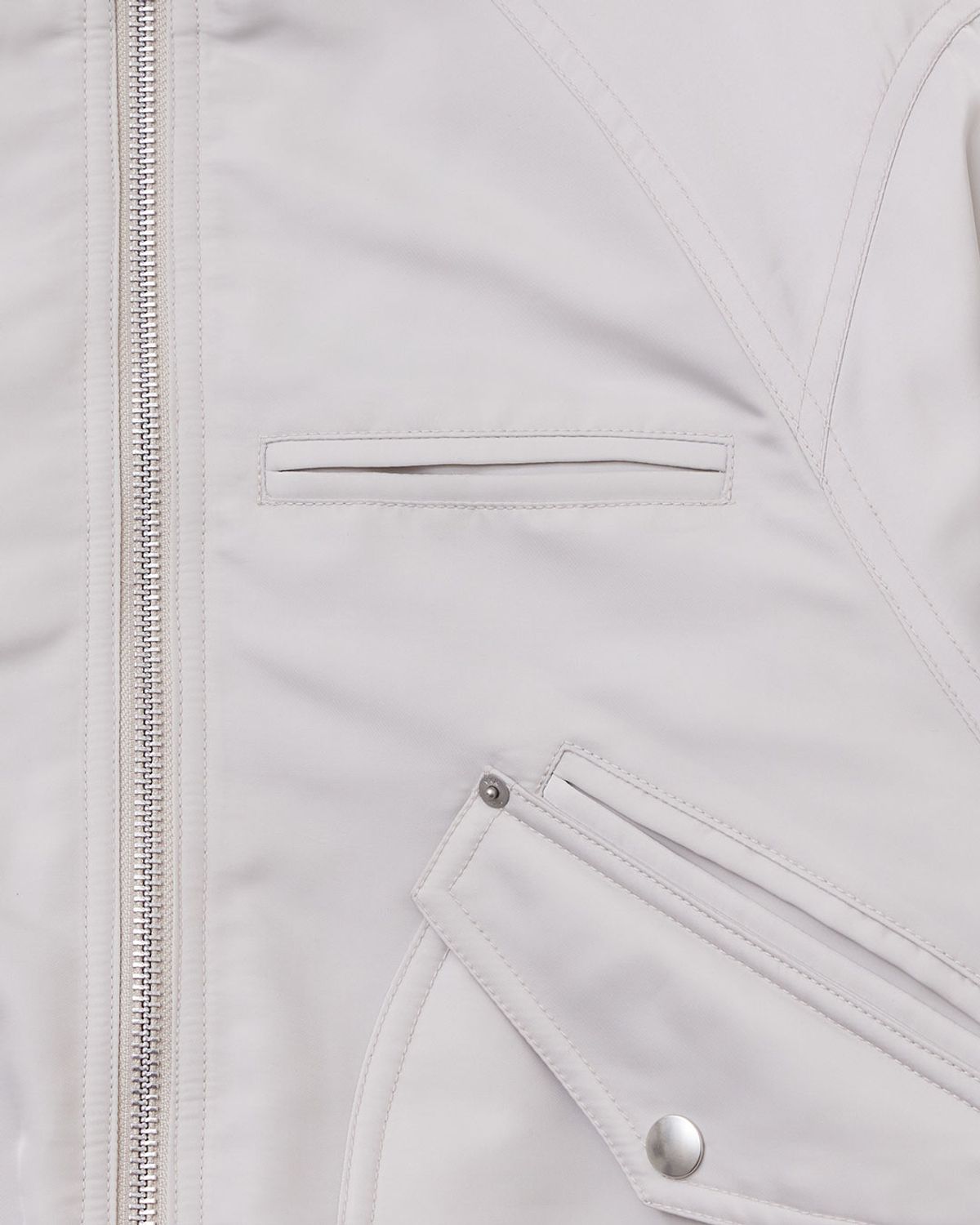 더뮤지엄비지터(THEMUSEUMVISITOR) FUR HOOD METAL LOGO MA-1 JUMPER (IVORY)