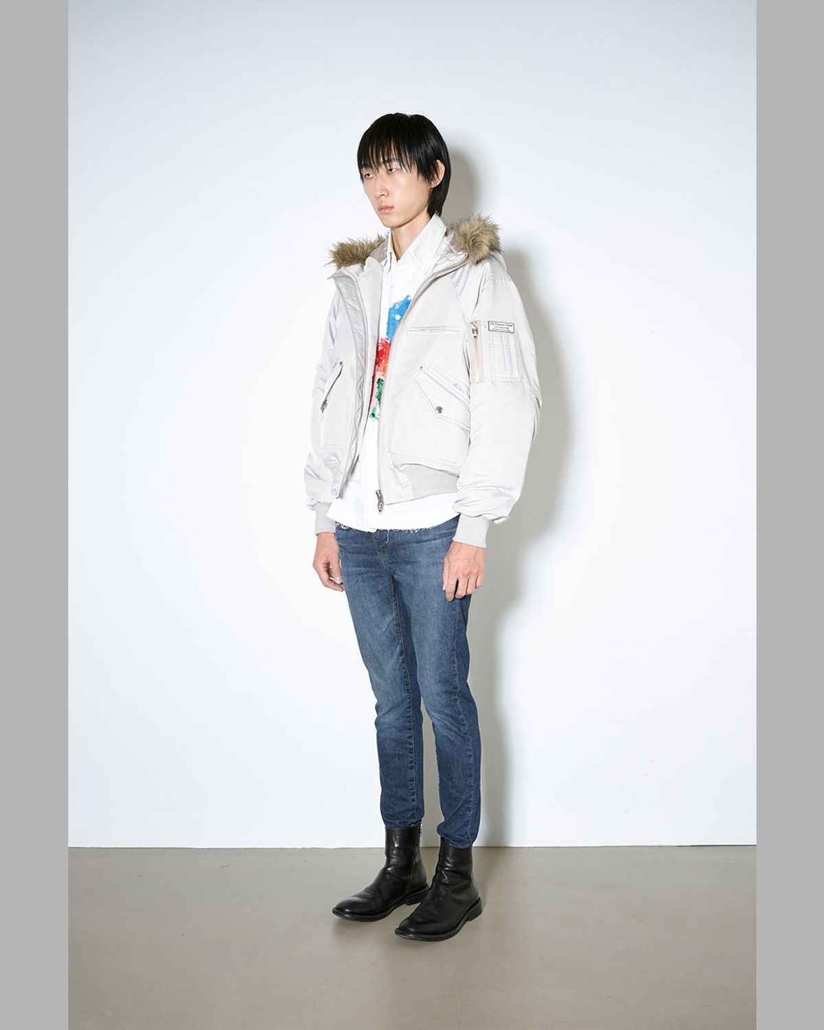 더뮤지엄비지터(THEMUSEUMVISITOR) FUR HOOD METAL LOGO MA-1 JUMPER (IVORY)