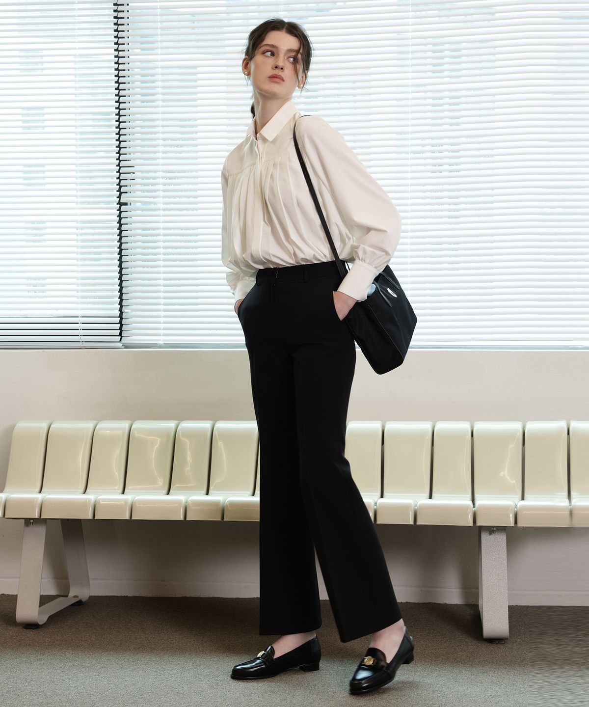 러브참(LOVECHARM) 바네사 나일론 아뮬렛 스퀘어백_미디움