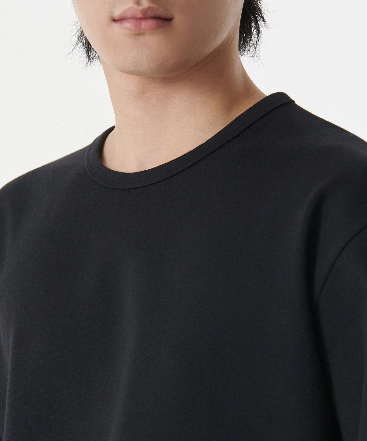 무신사 스탠다드(MUSINSA STANDARD) 헤비 폰테 릴렉스드 크루 넥 긴소매 티셔츠 [블랙]