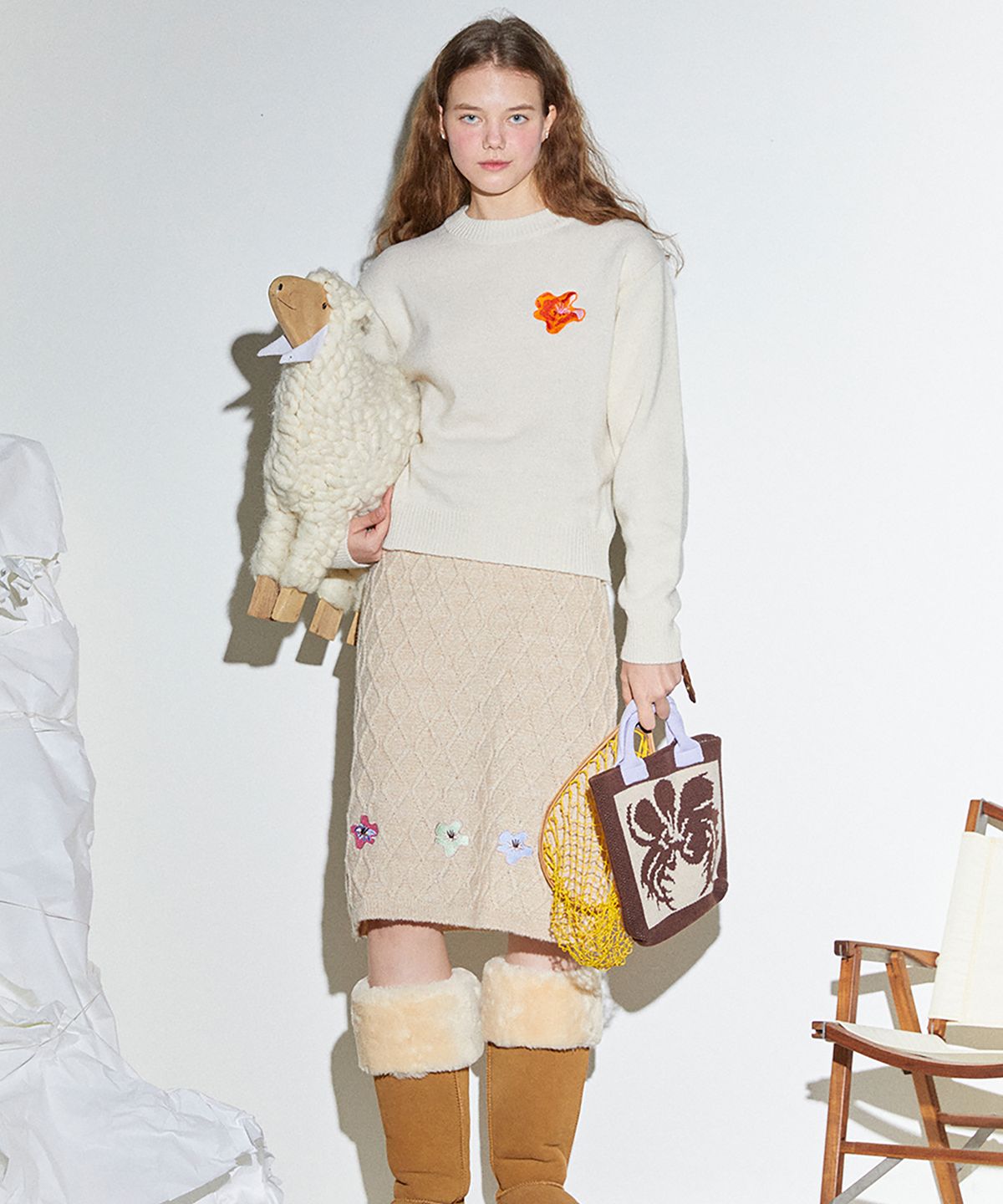 미미카위(MIMICAWE) 3D POPPY LAMBSWOOL PULLOVER/IVORY