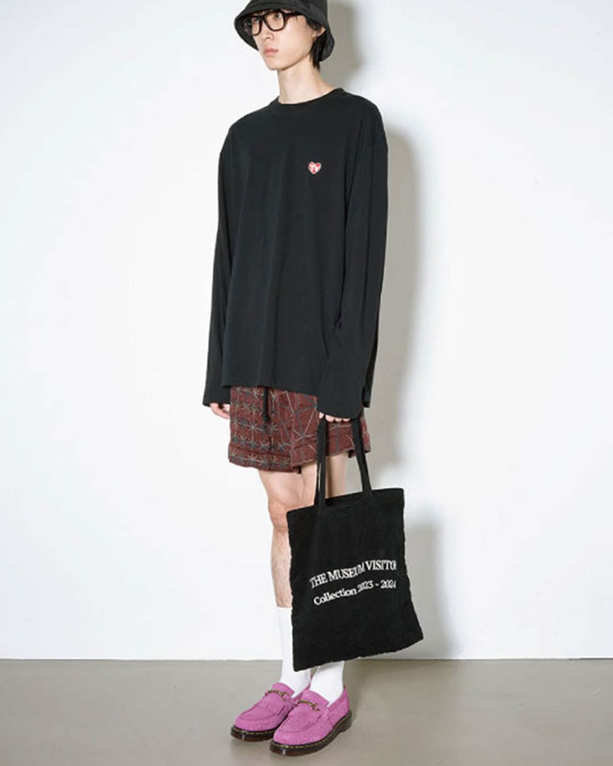 더뮤지엄비지터(THEMUSEUMVISITOR) THE MUSEUM VISTIOR COLLECTION 2023-2024 CORDUROY ECO BAG (BLACK)