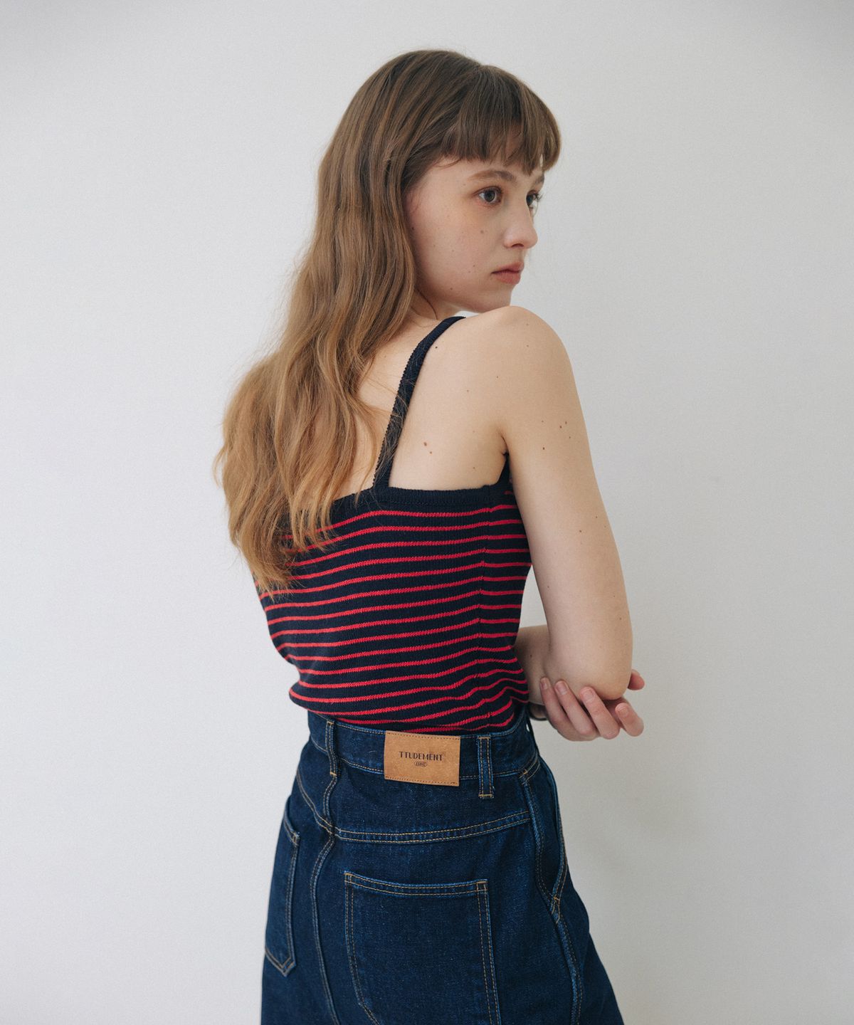 튜드먼트(TTUDEMENT) STRIPE SLEEVELESS KNIT TOP NAVY