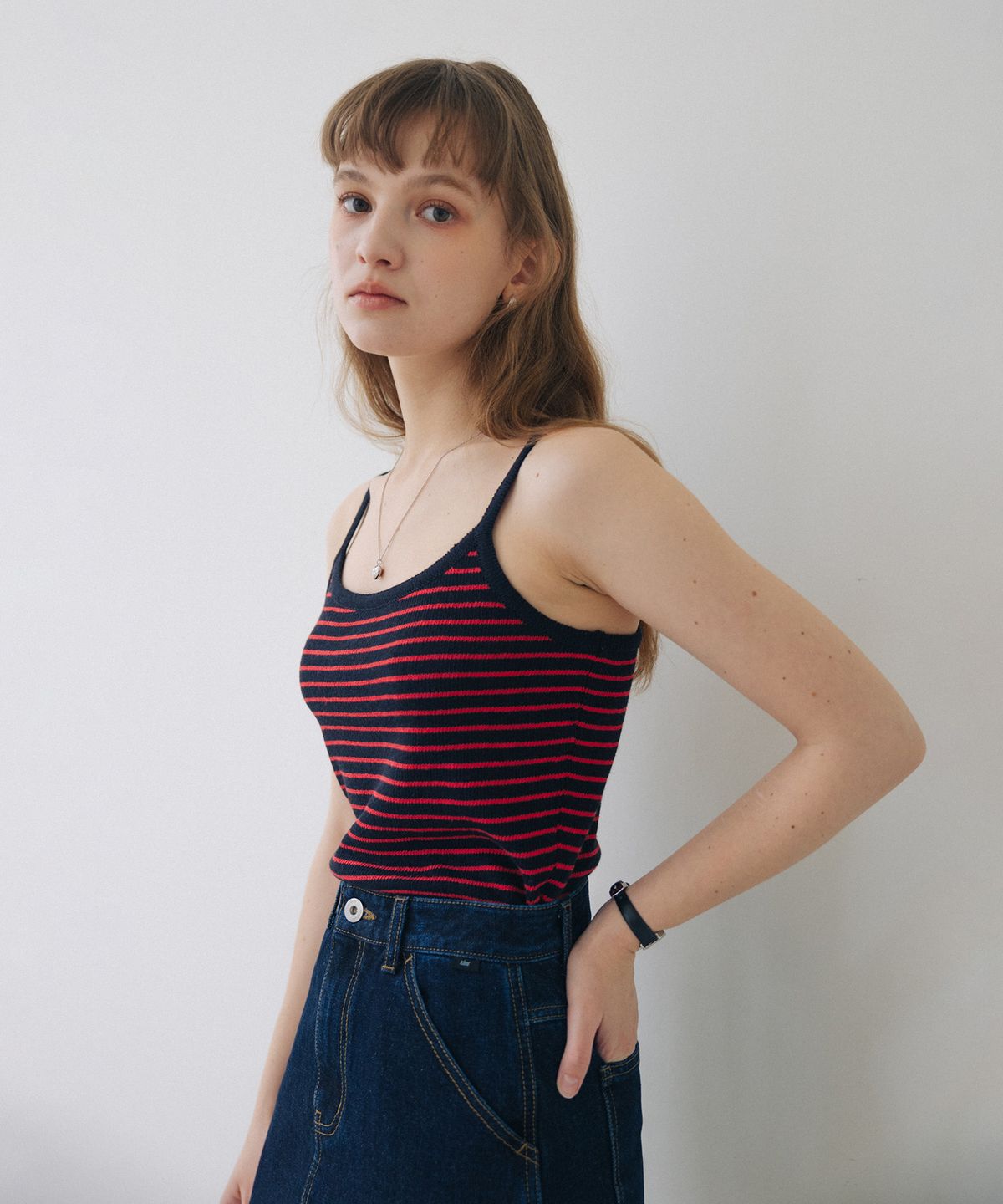튜드먼트(TTUDEMENT) STRIPE SLEEVELESS KNIT TOP NAVY