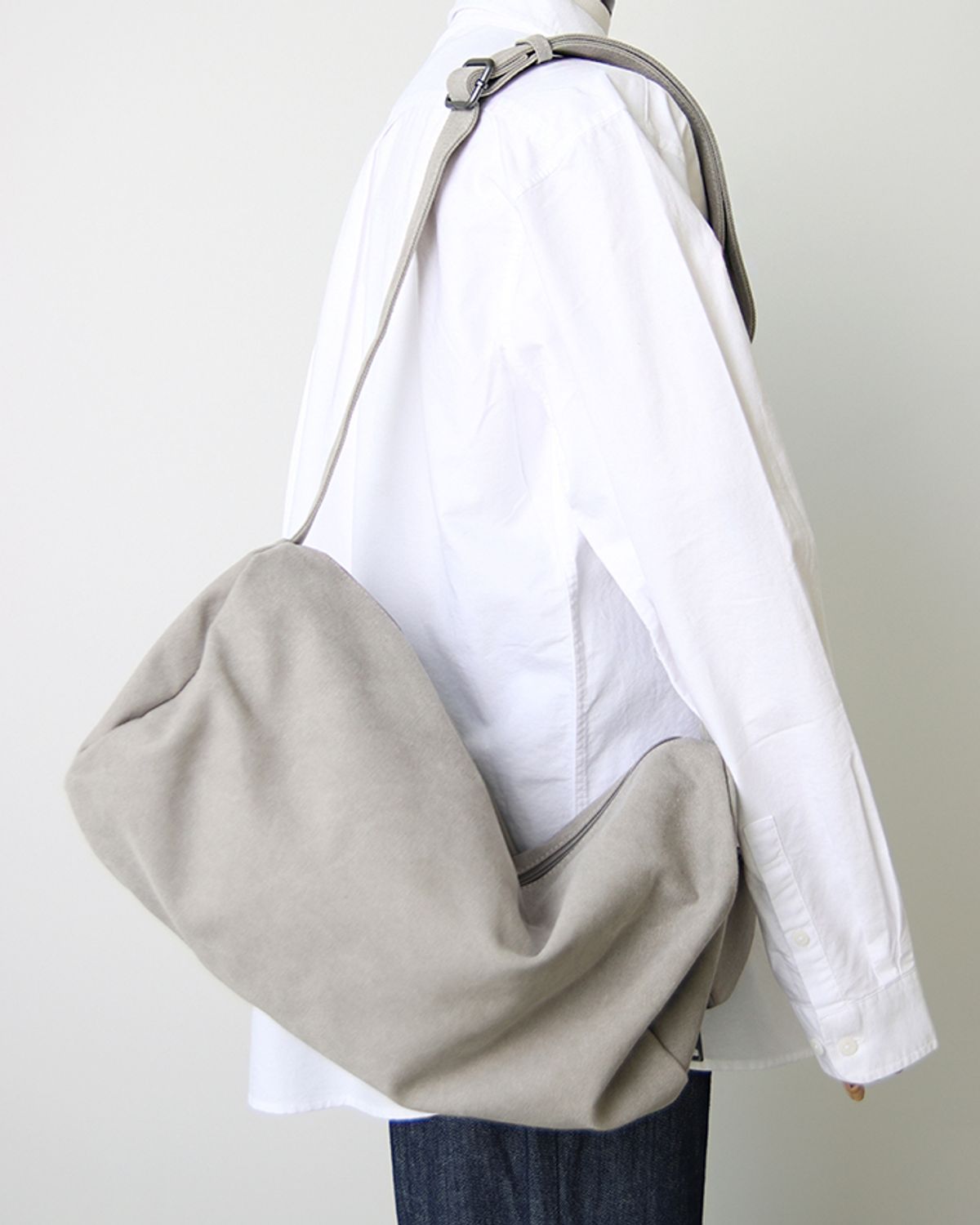 바이모스(BYMOSS) Hammer canvas crossbag - Beige