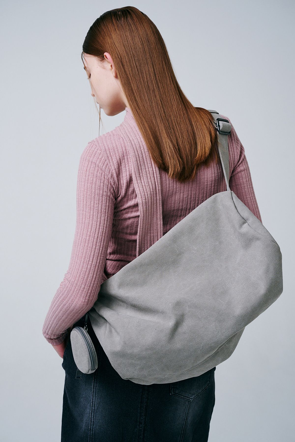 바이모스(BYMOSS) Hammer canvas crossbag - Beige