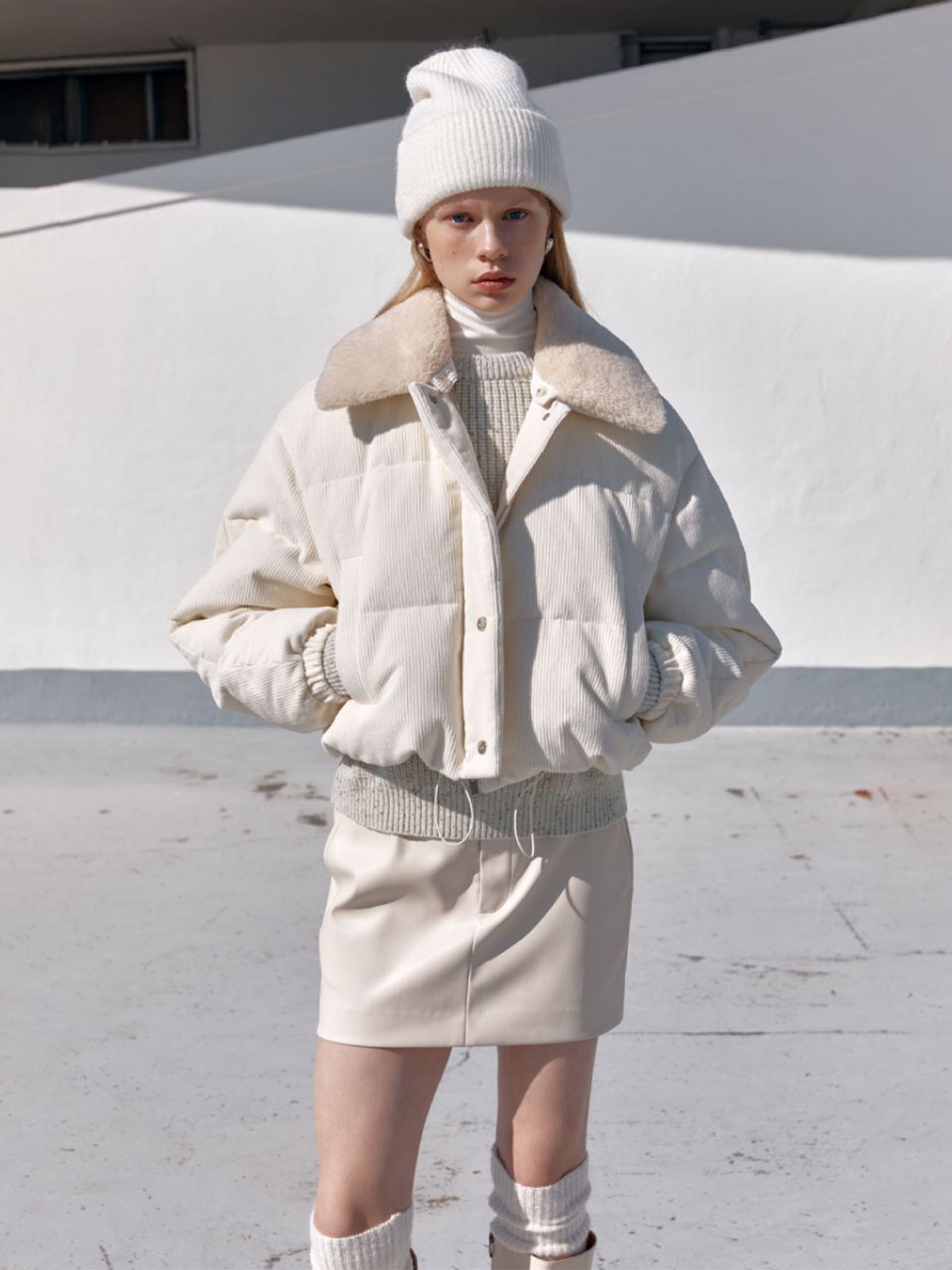 뮤제(MUSEE) RAMS Faux Leather Mini Skirt-Ivory