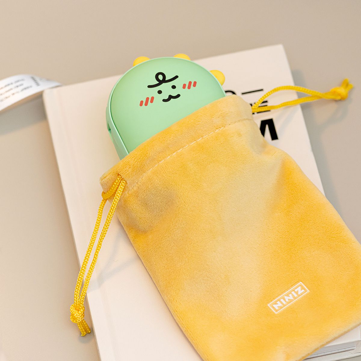 카카오프렌즈 파트너(KAKAOFRIENDS PARTNERS) 니니즈 조약돌 손난로 보조배터리 5000mAh C타입 충전
