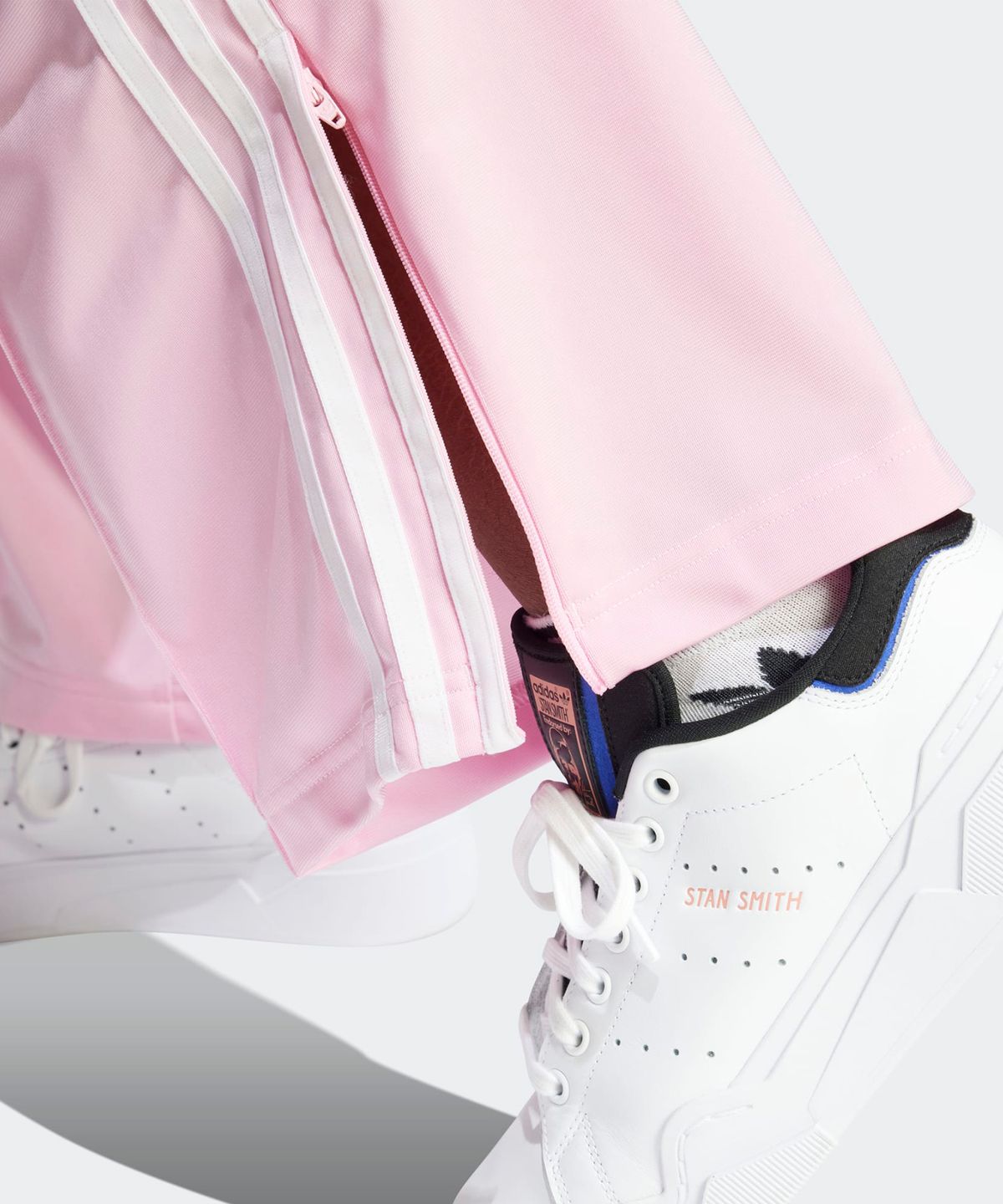 아디다스(ADIDAS) 파이어버드 트랙 팬츠 - 핑크 / IP0637
