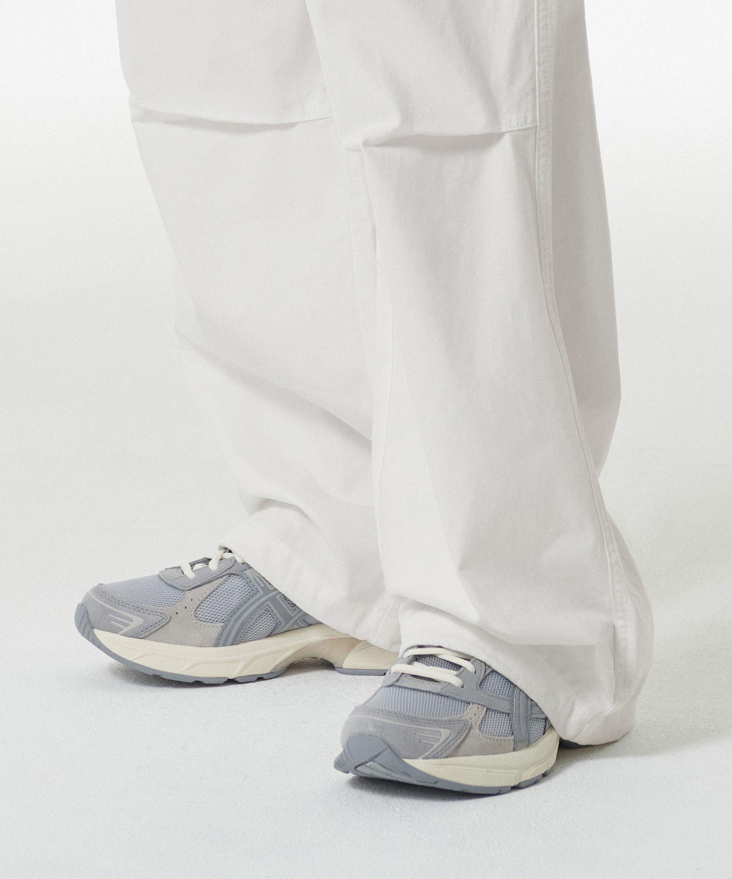 Womens Wide Cargo Pants [White] thumbnail 9