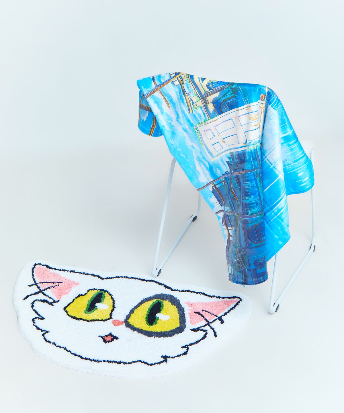 댄꼼마(DANCOMMA) 스즈메의 문단속 포스터 극세사 담요