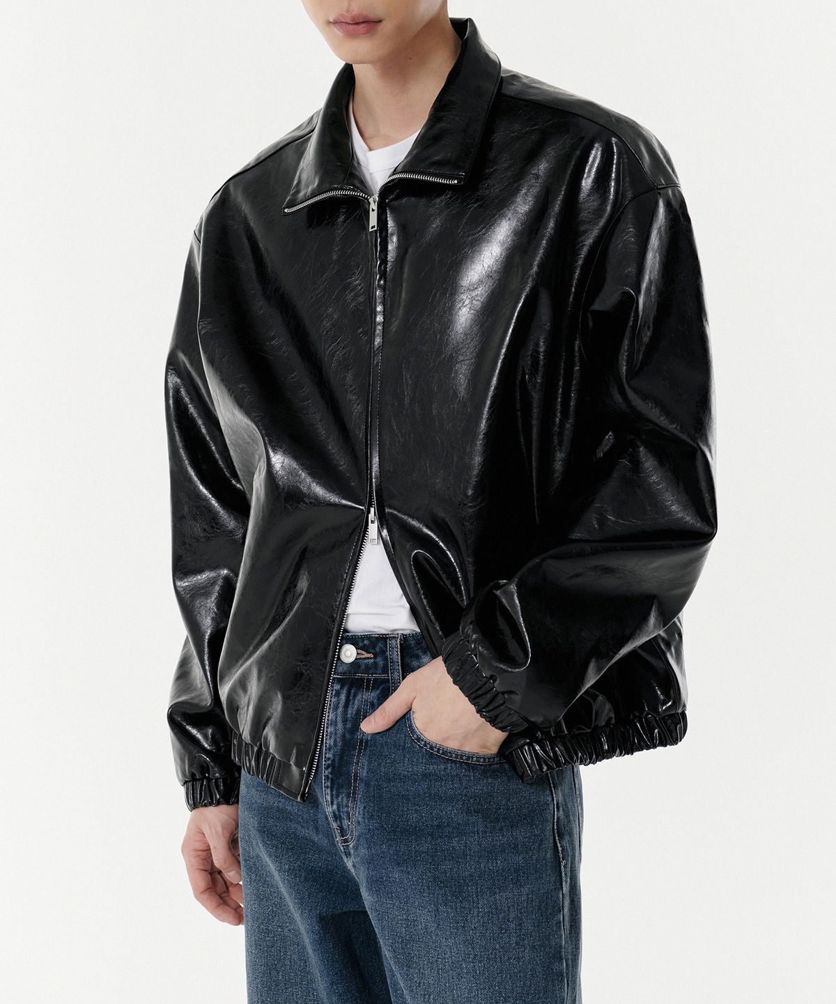 무신사 스탠다드(MUSINSA STANDARD) 페이턴트 신세틱 레더 트랙 재킷 [블랙]