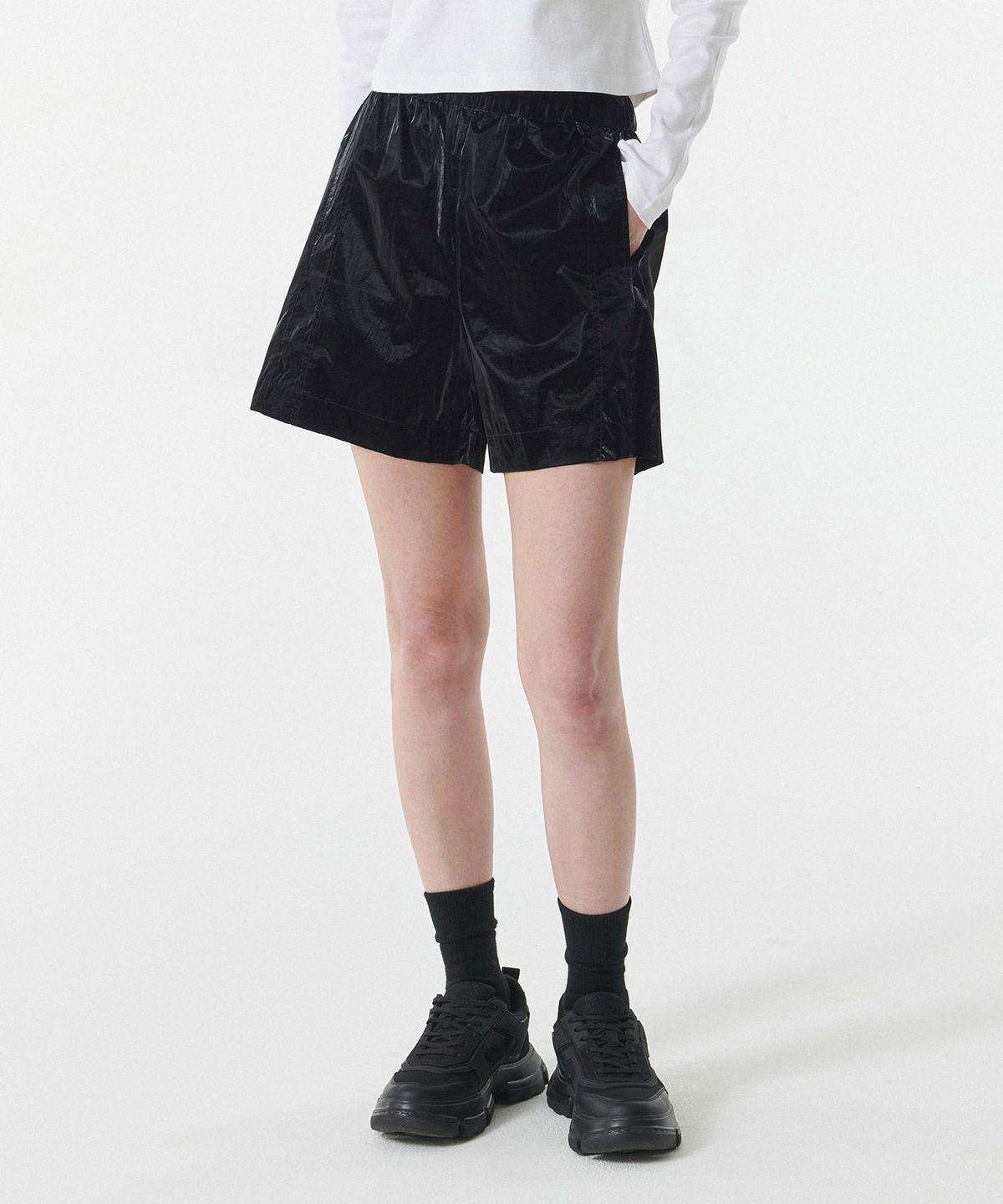 무신사 스탠다드 우먼(MUSINSA STANDARD WOMAN) 우먼즈 샤이니 밴딩 쇼츠 [블랙]