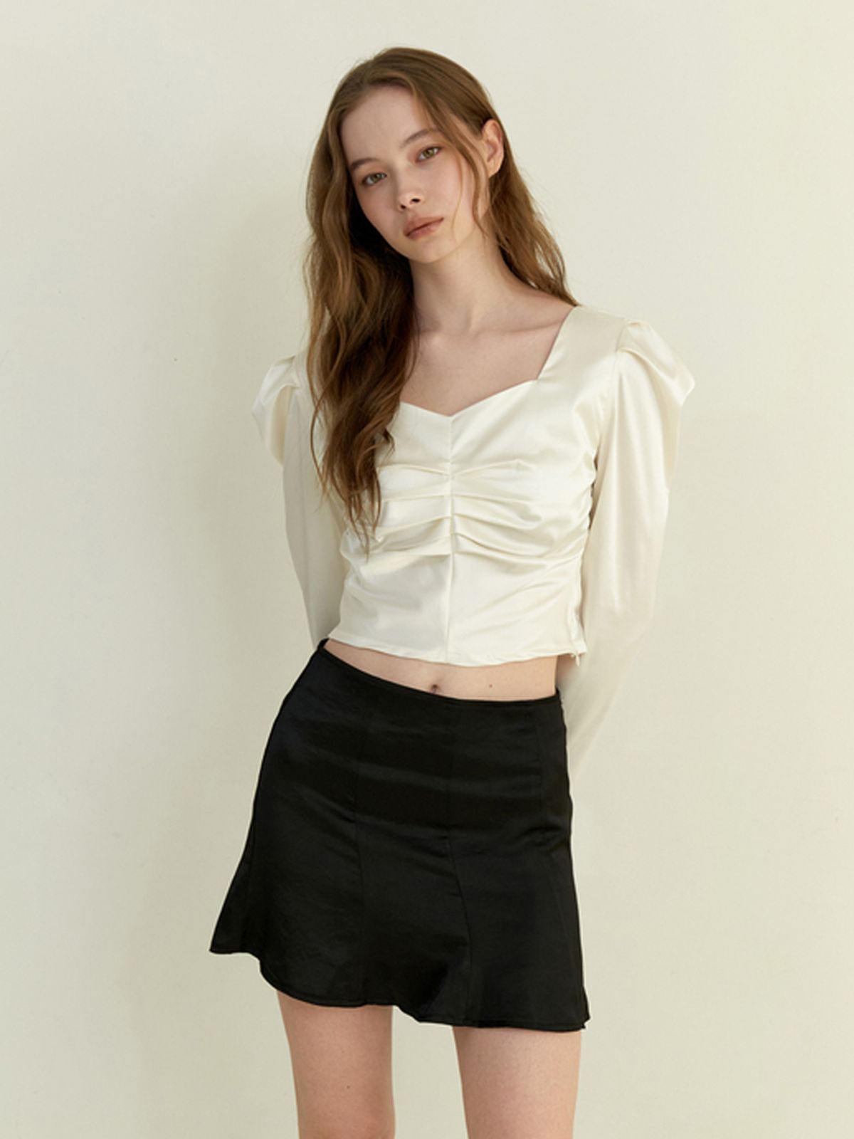 카인더베이비(KINDABABY) satin puff shirring blouse - cream