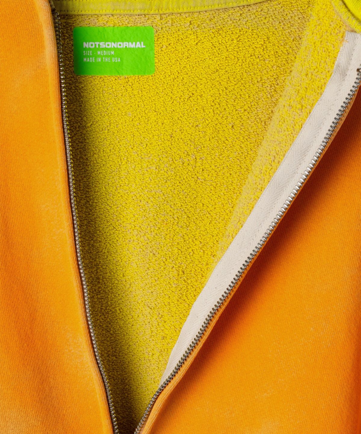 낫소노멀(NOT SO NORMAL) (U) 라스트 나잇 집업 네온 쟐로 LAST NIGHTS ZIP-UP NEON GIALLO