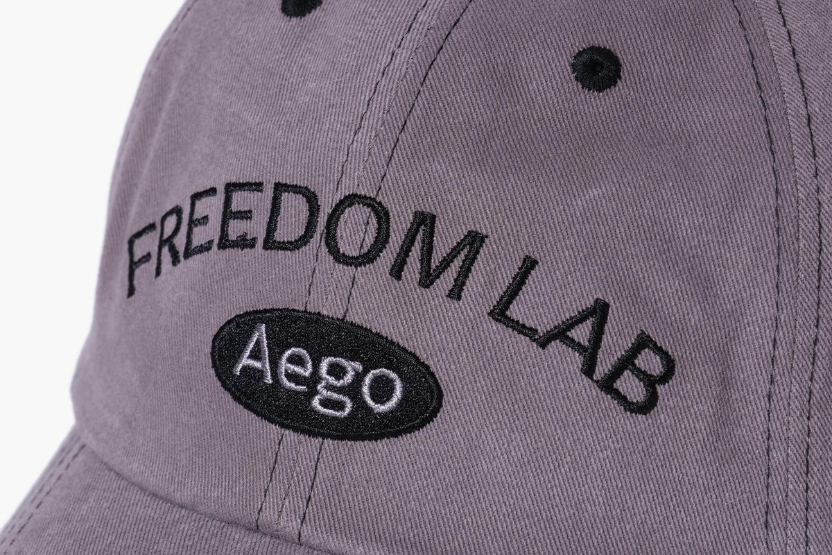 이고프리덤랩(AEGO FREEDOM LAB) 시그니처 로고 캡_그레이