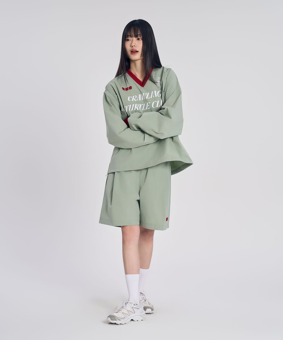 슬로우 레코드 하우스(SLOW RECORD HOUSE) 기거클 나일론 브이넥 스웻셔츠_그린
