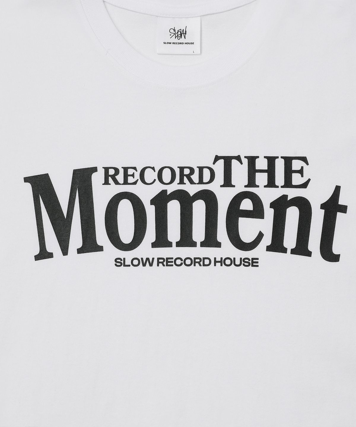 슬로우 레코드 하우스(SLOW RECORD HOUSE) 레코드 더 모먼트 레터링 반팔 티셔츠 [2 Color]