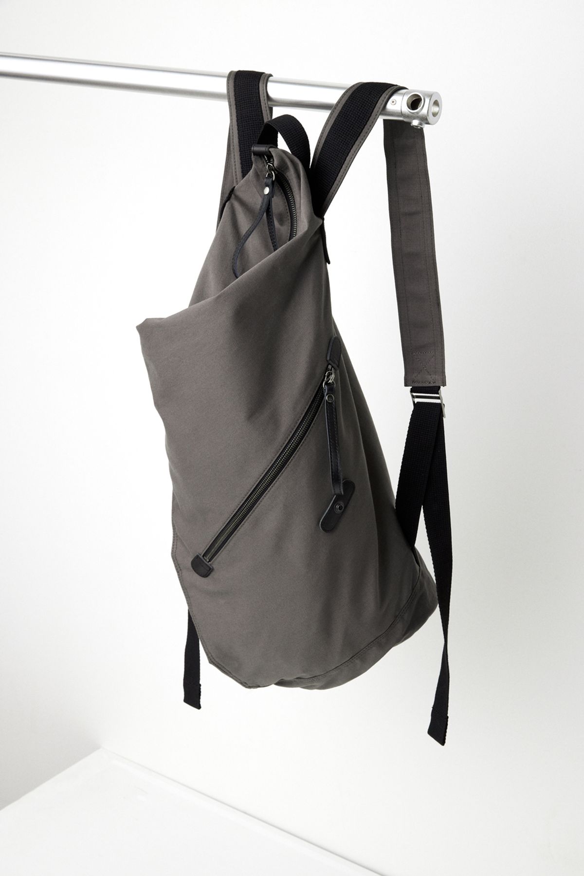 해칭룸(HATCHINGROOM) Duffle Backpack Mud Charcoal