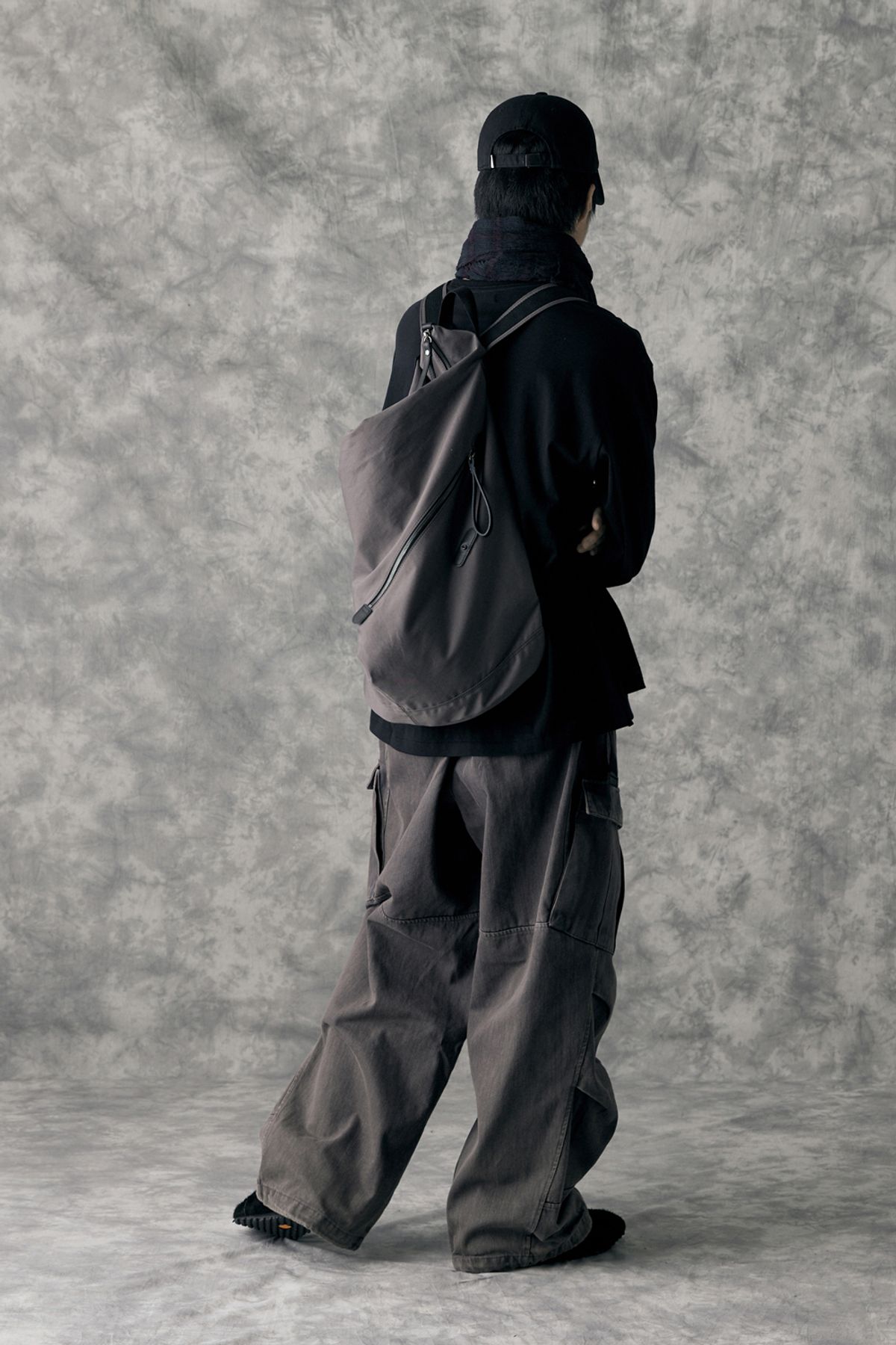 해칭룸(HATCHINGROOM) Duffle Backpack Mud Charcoal