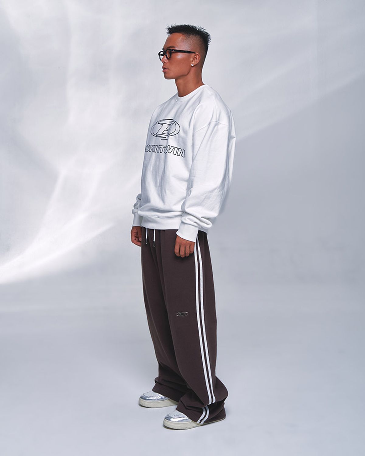 본투윈(BORN TO WIN) BORNTOWIN LINE LOGO SWEATSHIRTS [IVORY]