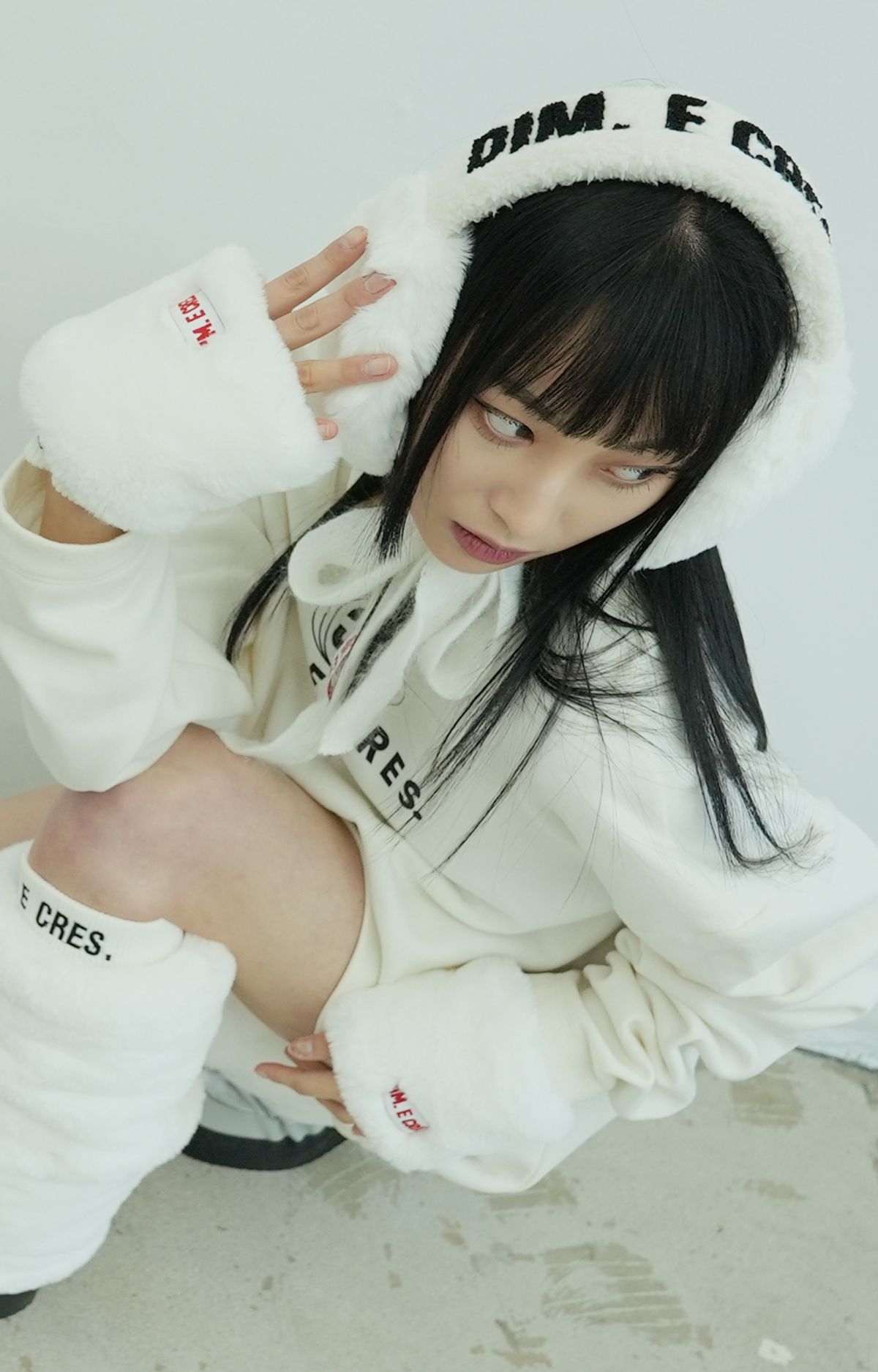 딤에크레스(DIM. E CRES) 퍼 핸드워머_화이트