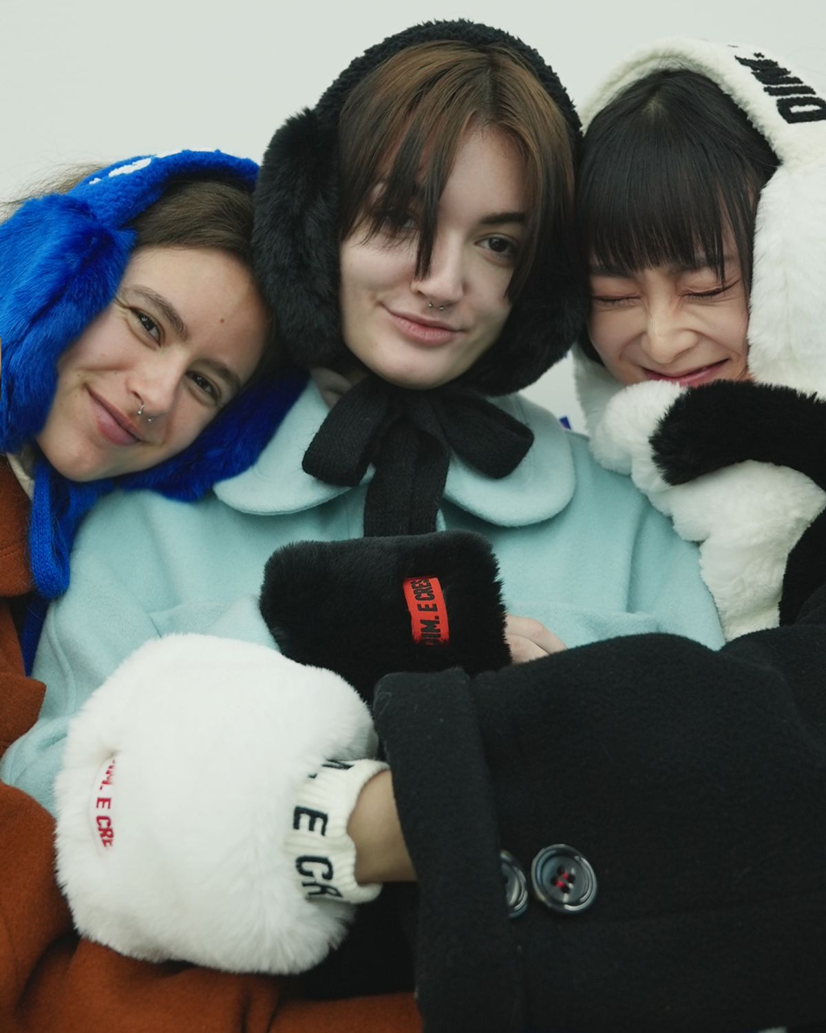 딤에크레스(DIM. E CRES) 퍼 핸드워머_블루
