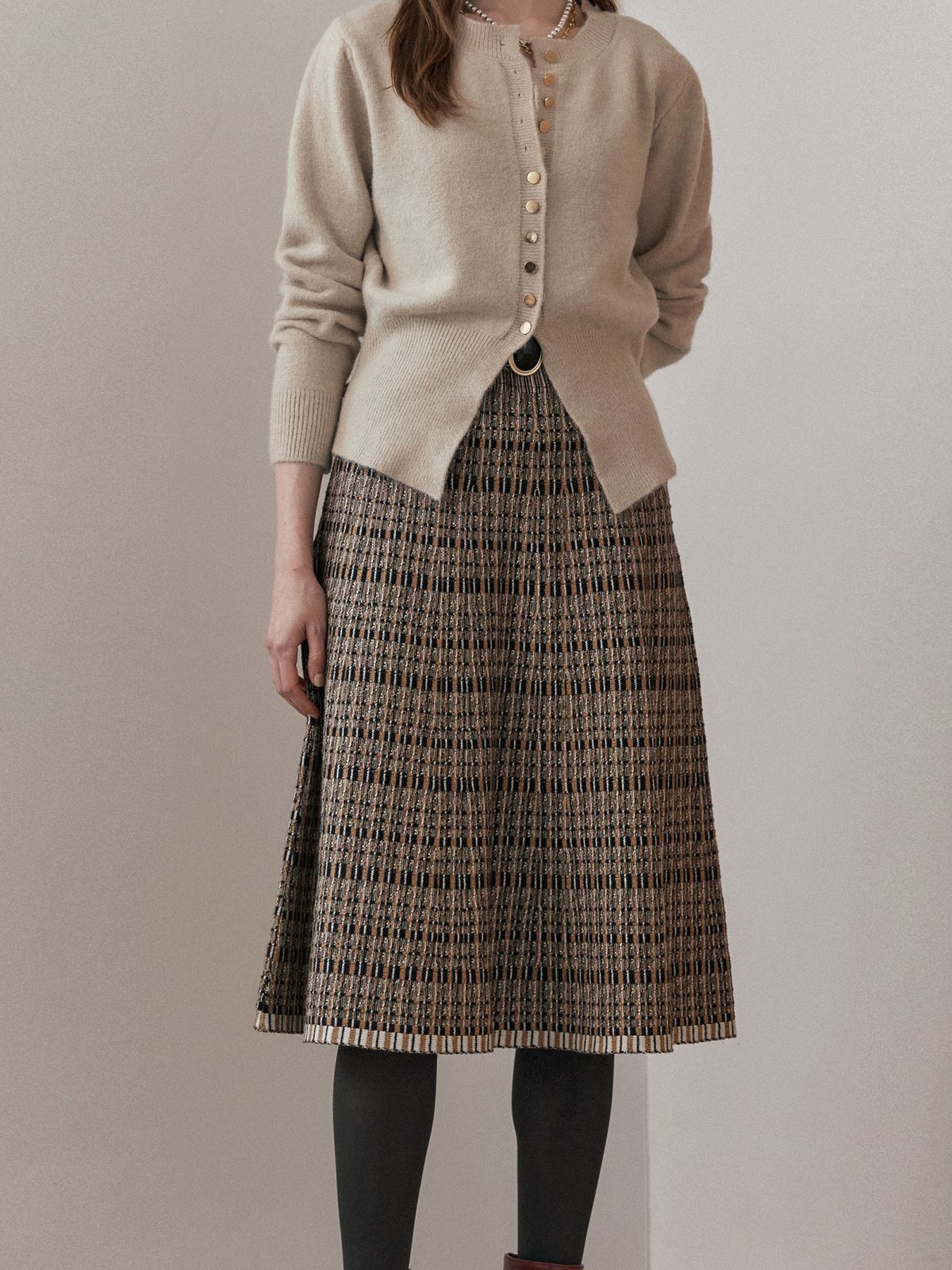 마쟈(MAXZA) 메탈 믹스 트위드 니트 플레어 롱 스커트
