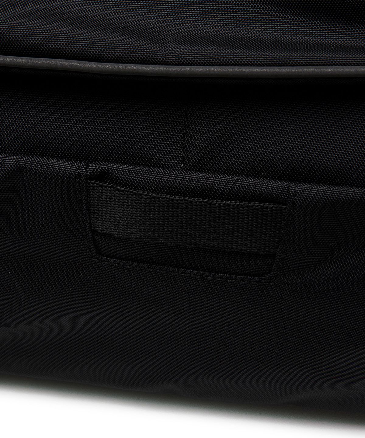 리(LEE) 로빅에어 메신저백 블랙