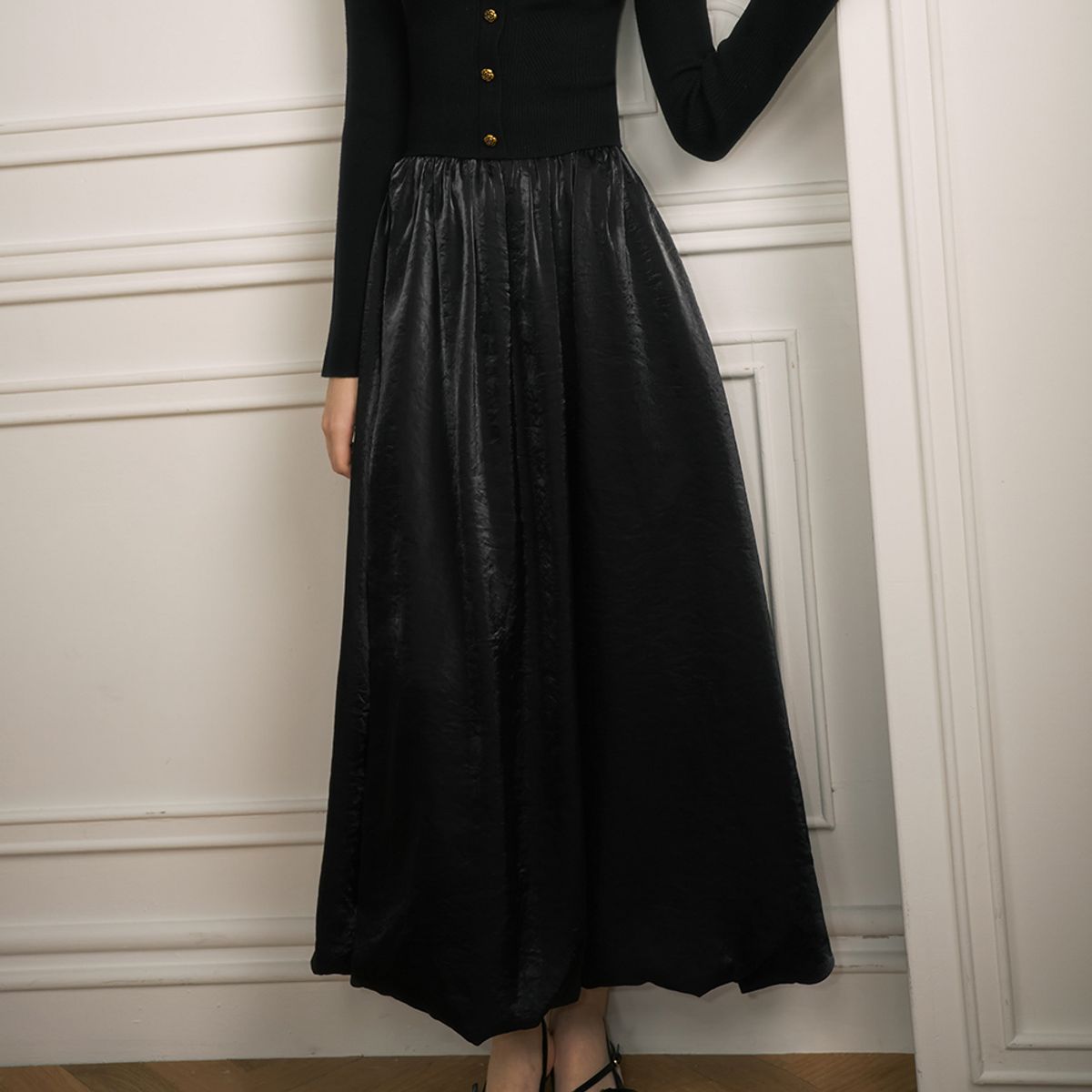 와이와이아이엠(YYIAM) YY Moonlight satin long skirt_BLACK