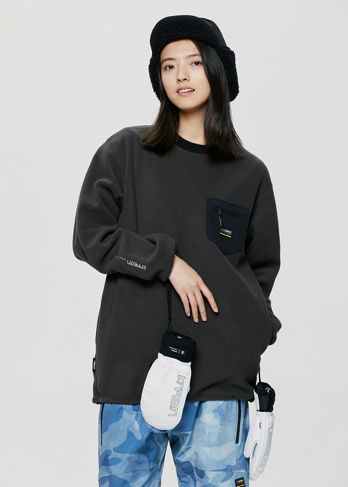 카레타(KARETA) 엘에스 플리스 크루넥 카키