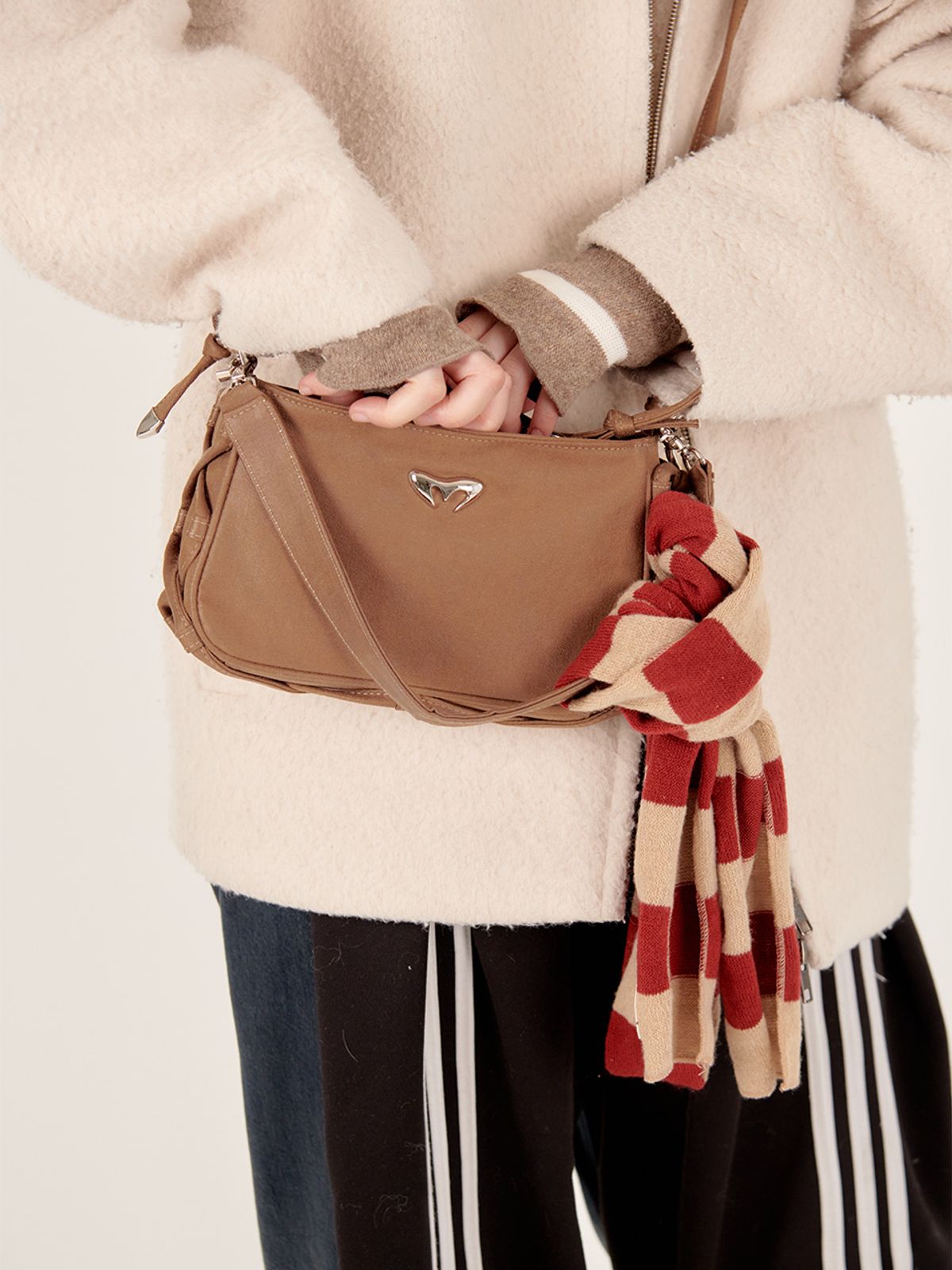 무음(MUWM) 에노키 미니 Enoki Mini Bag (Suede Brown)