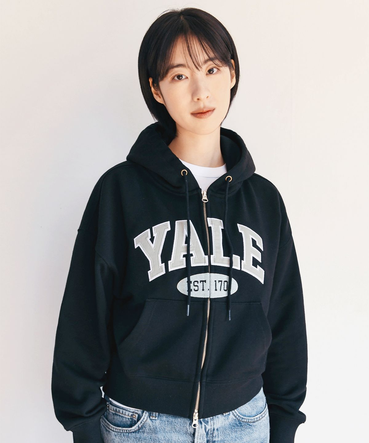 예일(YALE) 투톤아치 크롭 후드집업_블랙