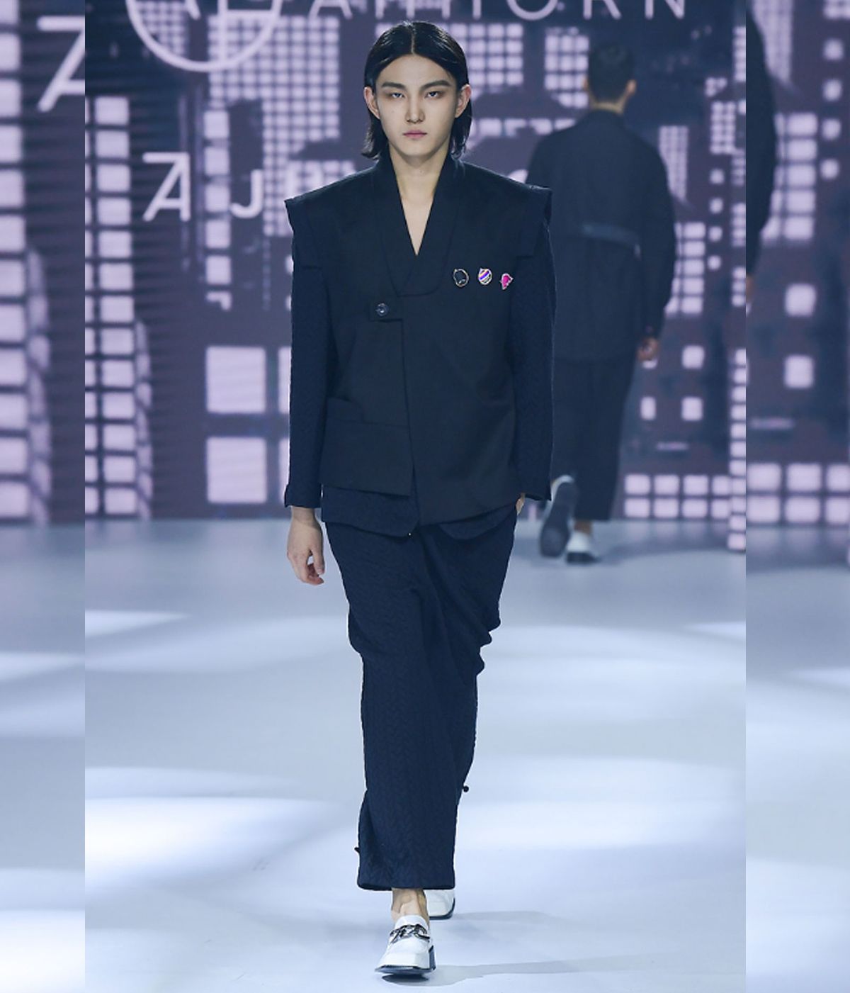 아혼(AHHORN) 둥근깃 누비 갖춤조끼