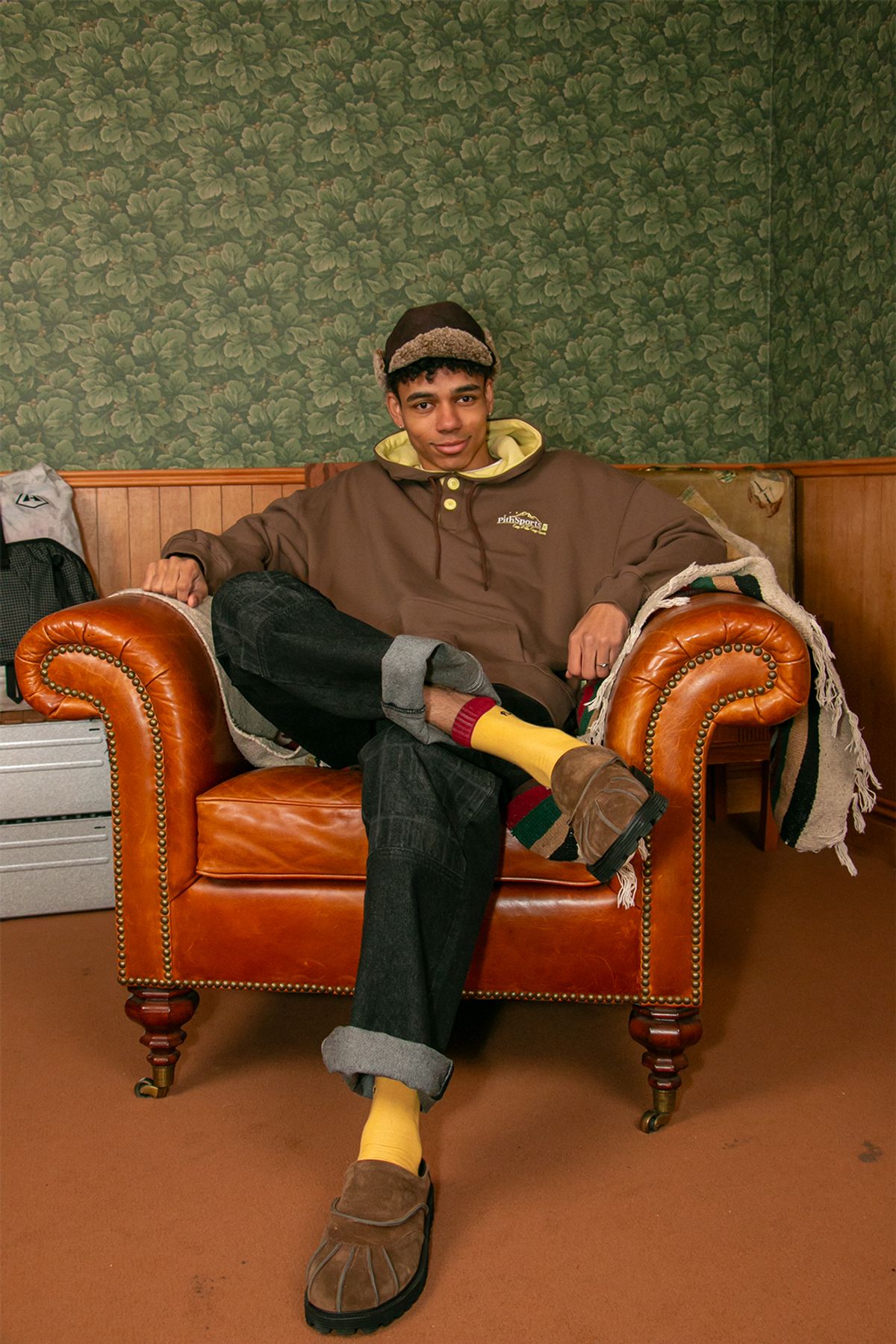 피스스포츠(PITHSPORTS) E.H.E.S Button Hoodie (Brown)