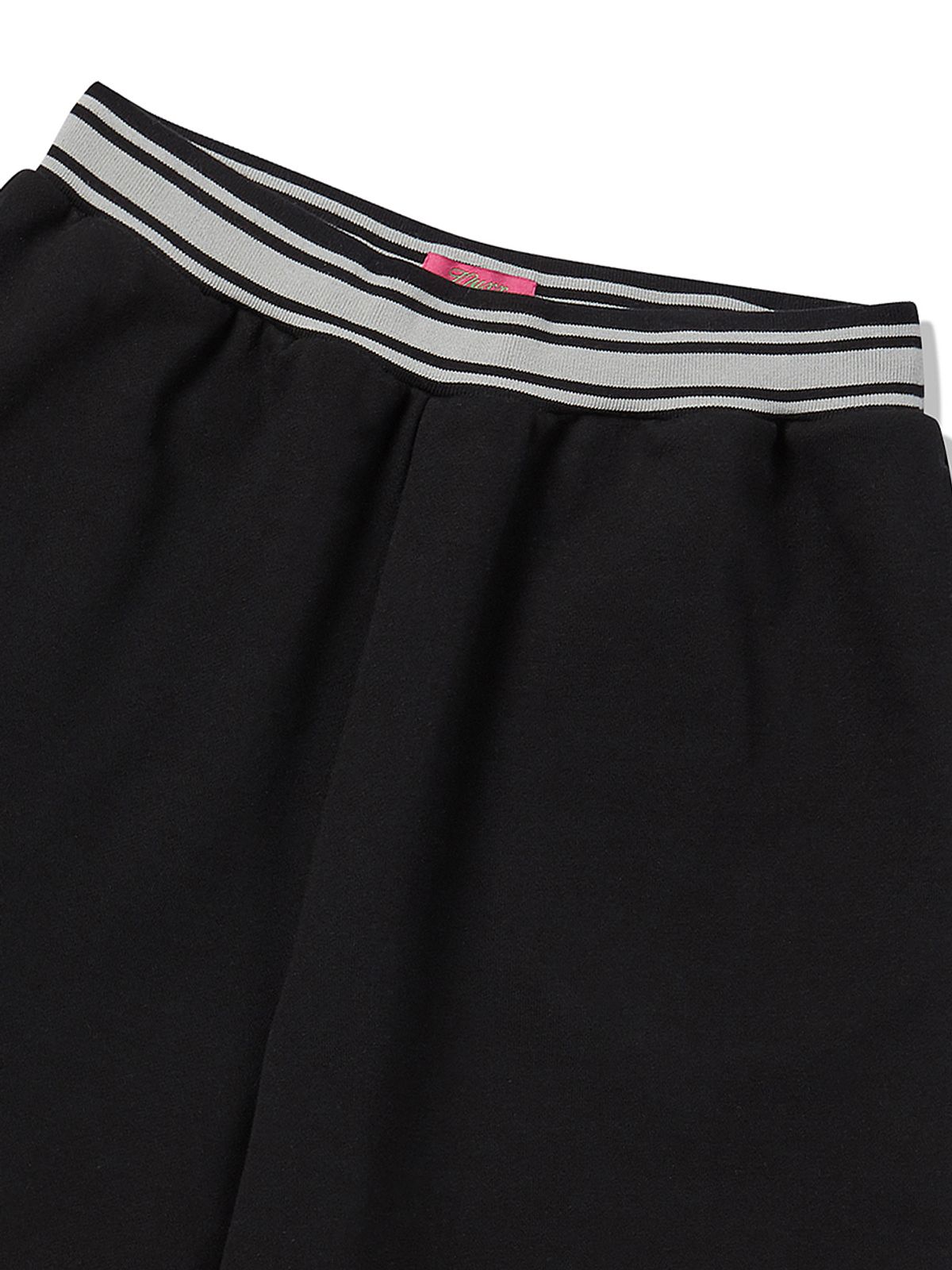 엔와이엑스엑스(NYXX) EMBLEM HALF PANTS BLACK