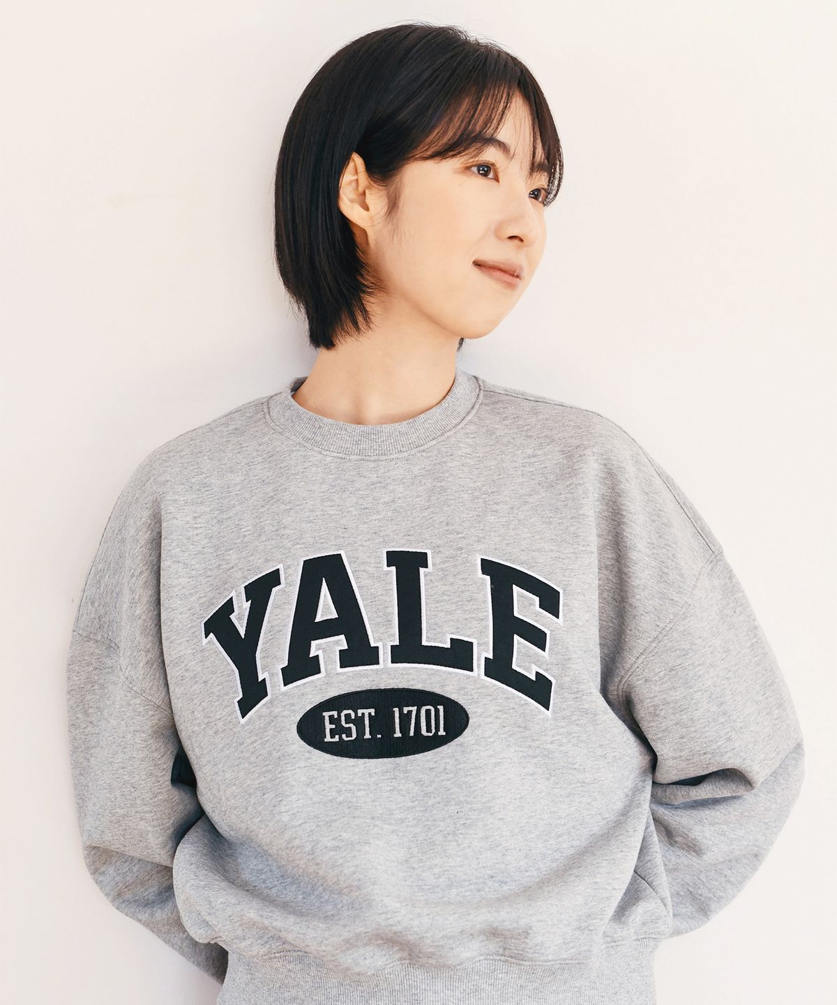 예일(YALE) WOMENS 2 TONE ARCH CROP SWEATSHIRT PALE BLUE