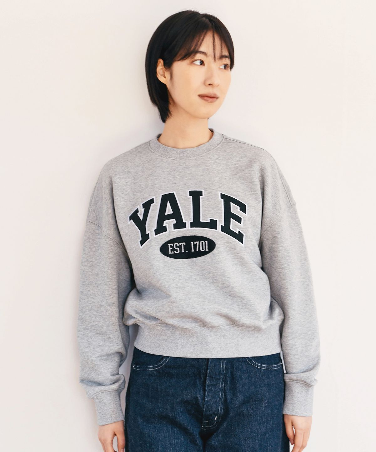 예일(YALE) WOMENS 2 TONE ARCH CROP SWEATSHIRT PALE BLUE