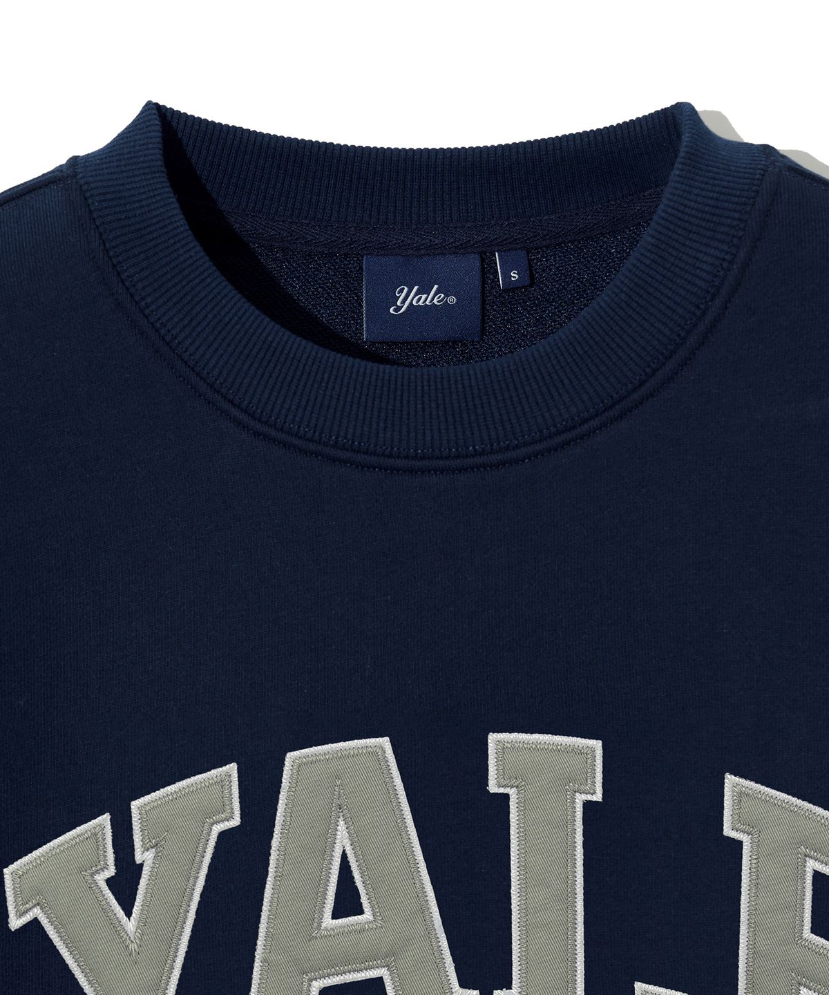 예일(YALE) 우먼즈 투톤아치 크롭 스웨트셔츠_네이비