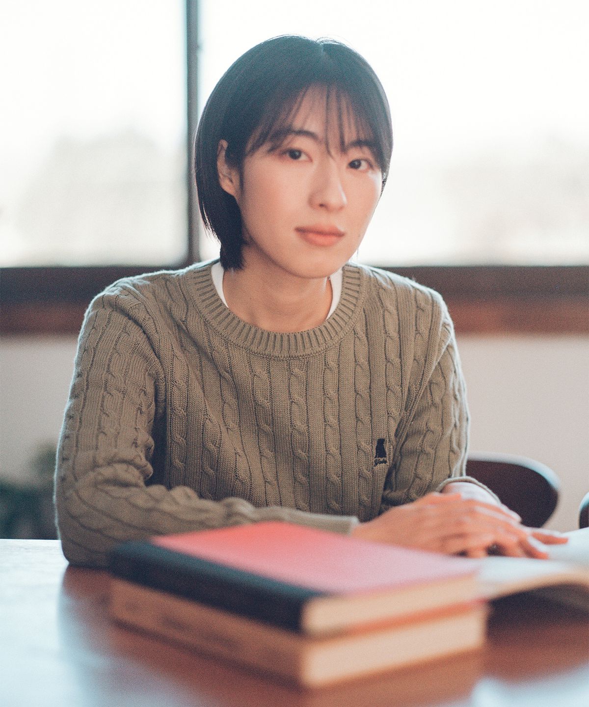 예일(YALE) 우먼즈 케이블 라운드 니트_빈티지 카키