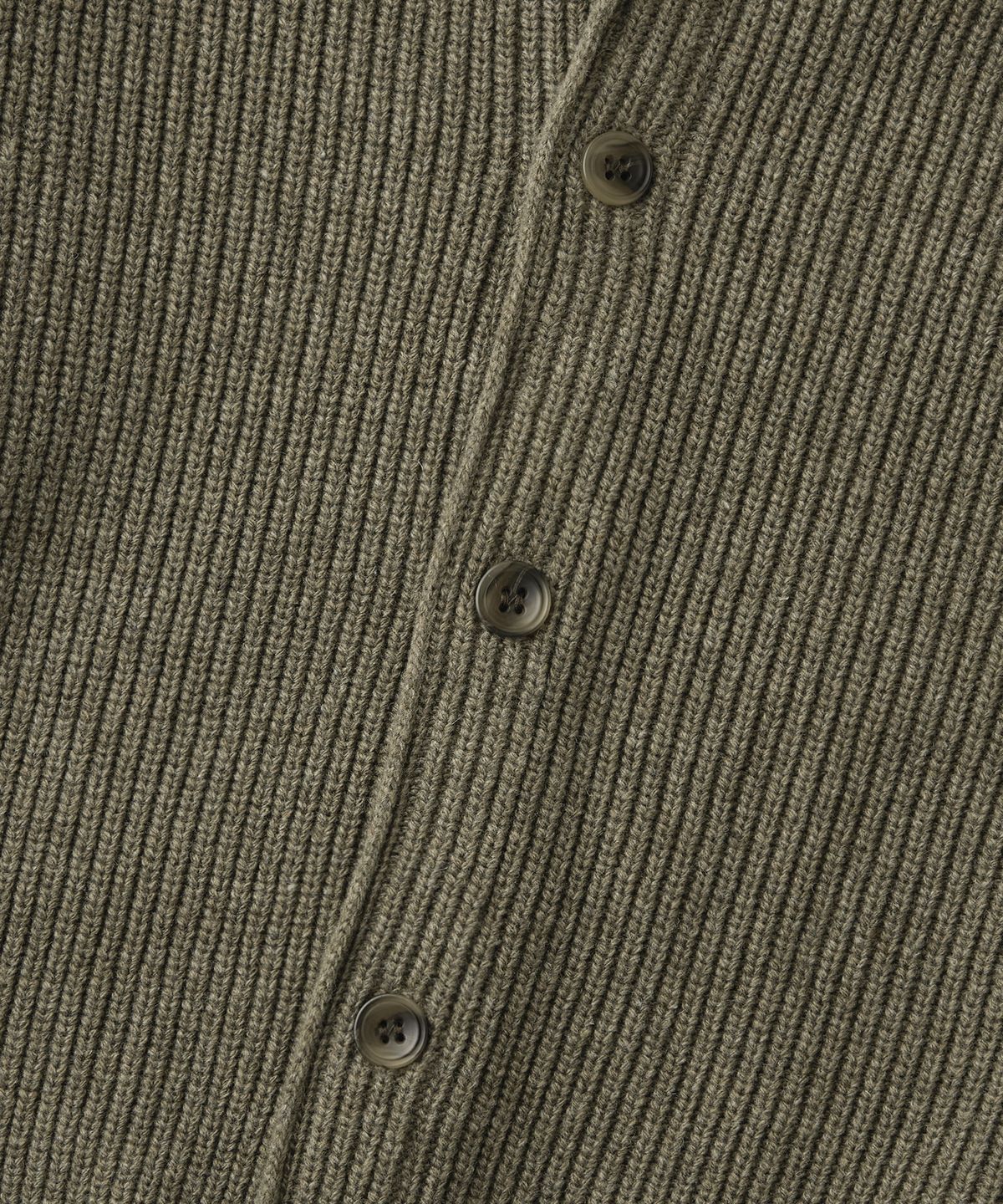 아웃스탠딩(OUTSTANDING) LAMBSWOOL ROUND NECK CARDIGAN_KHAKI MELANGE