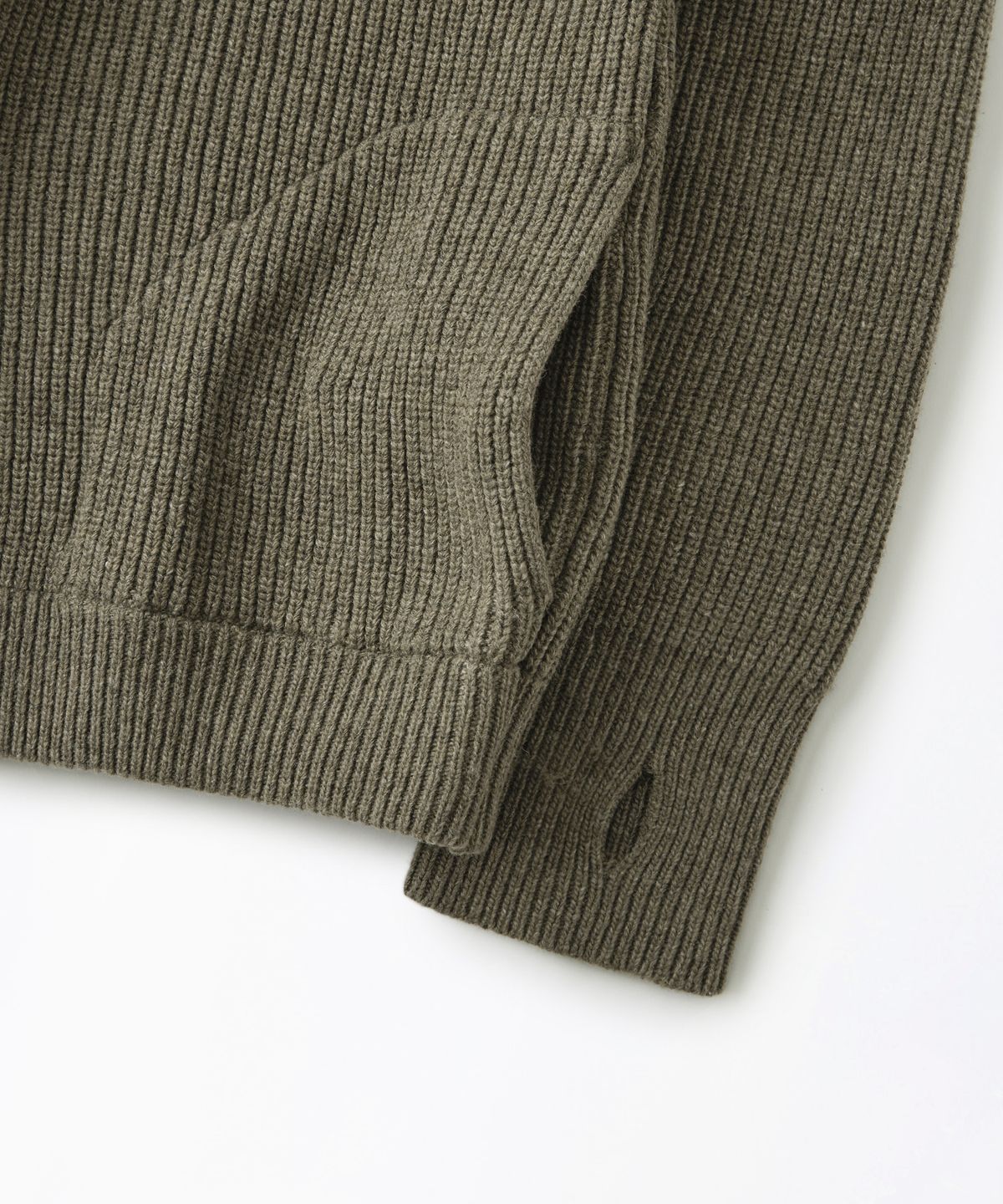 아웃스탠딩(OUTSTANDING) LAMBSWOOL ROUND NECK CARDIGAN_KHAKI MELANGE