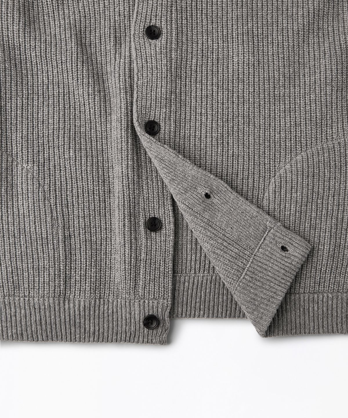 아웃스탠딩(OUTSTANDING) LAMBSWOOL ROUND NECK CARDIGAN_GRAY MELANGE
