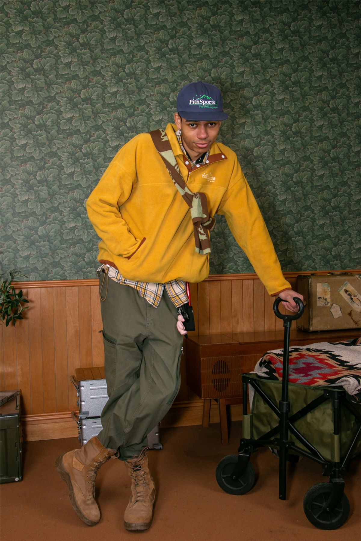 피스스포츠(PITHSPORTS) E.H.E.S Snap Fleece (Mustard)