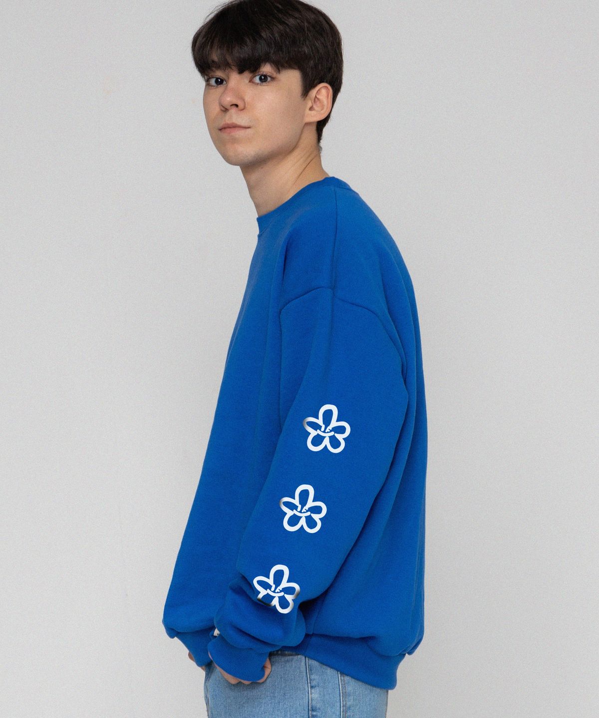 그레이버(GRAVER) [UNISEX]엘보우 3 라인플라워 맨투맨_코발트블루