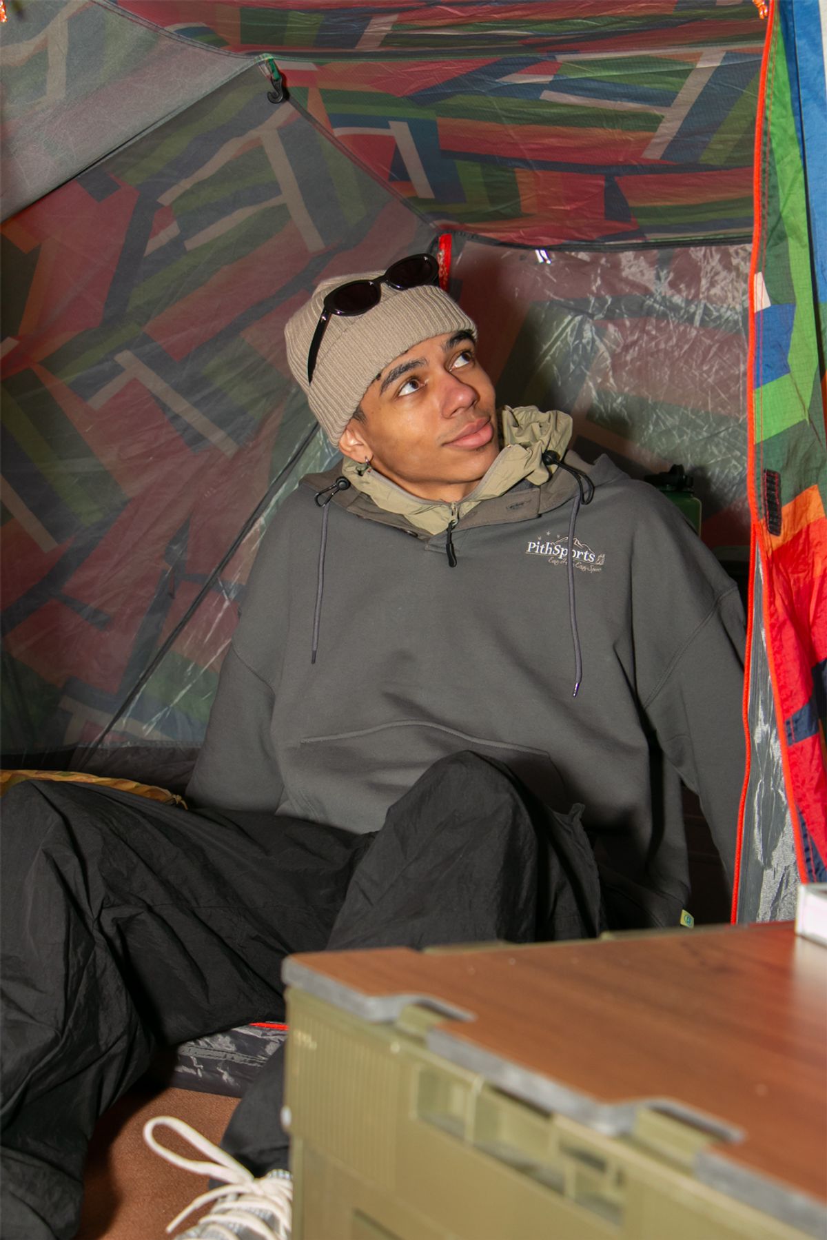 피스스포츠(PITHSPORTS) E.H.E.S Button Hoodie(Charcoal)