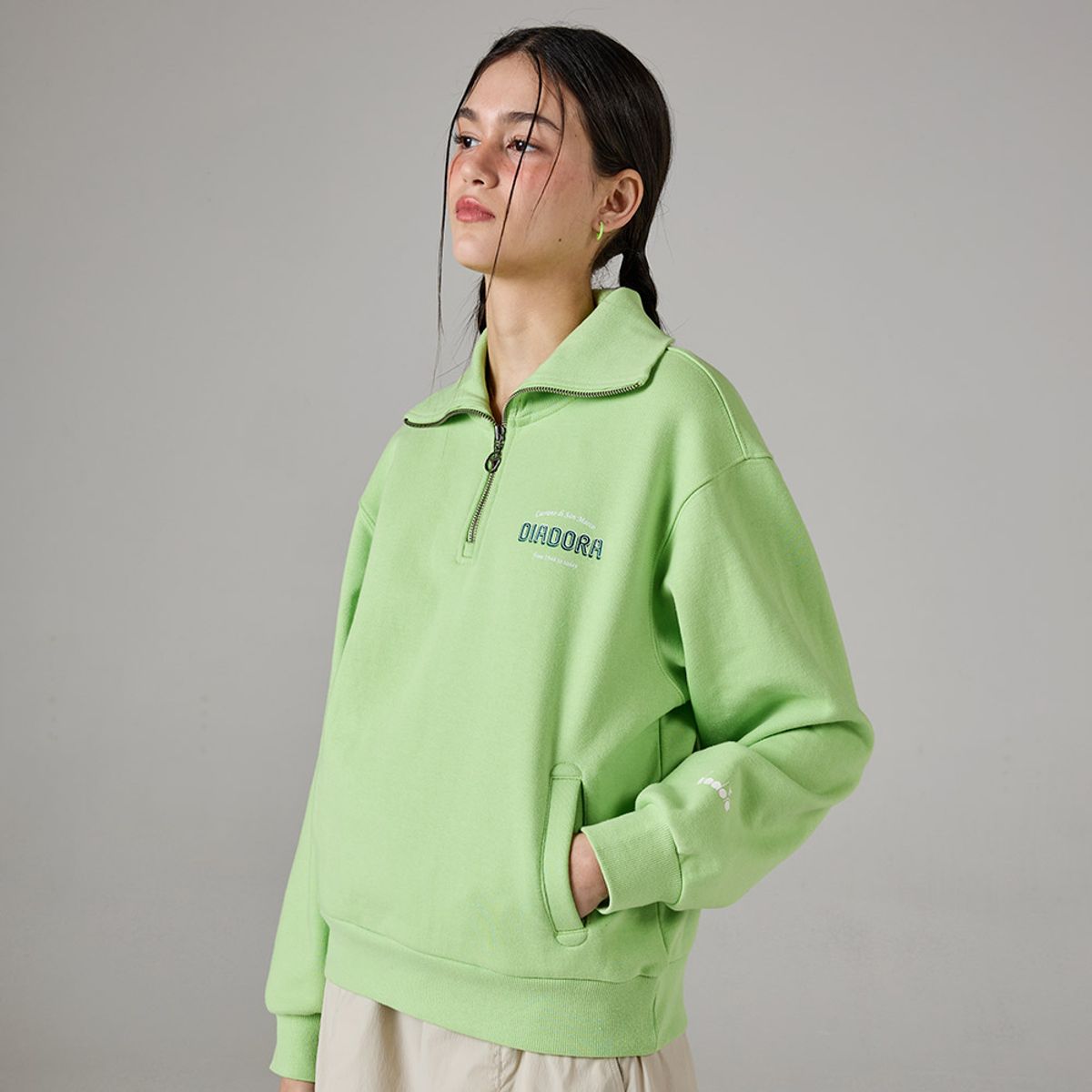 디아도라(diadora) 컴피 하프집업 맨투맨 OLIVE