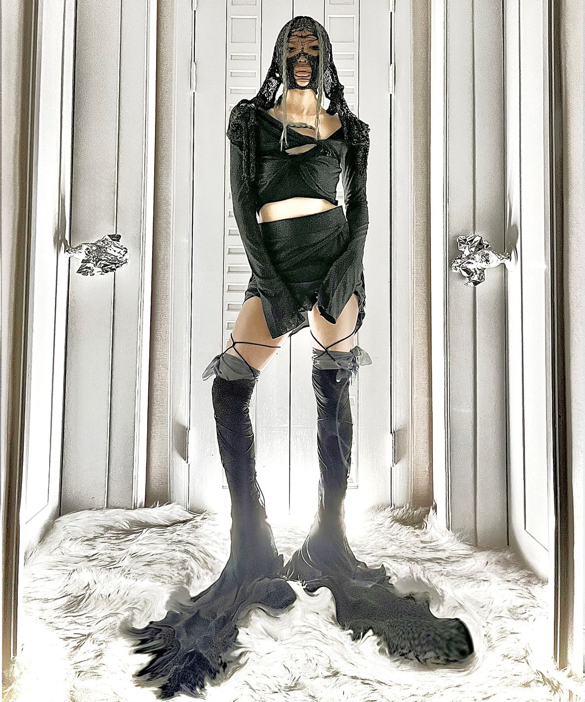 메조쿤스트(MEZZOKUNST) Warp Crystal T-shirt -black